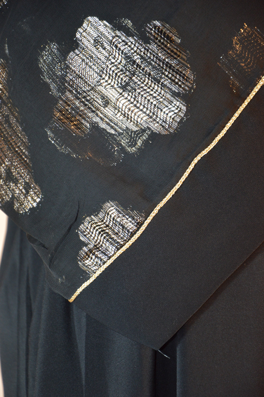 Gandoura noire brodée or – Manches métalliques