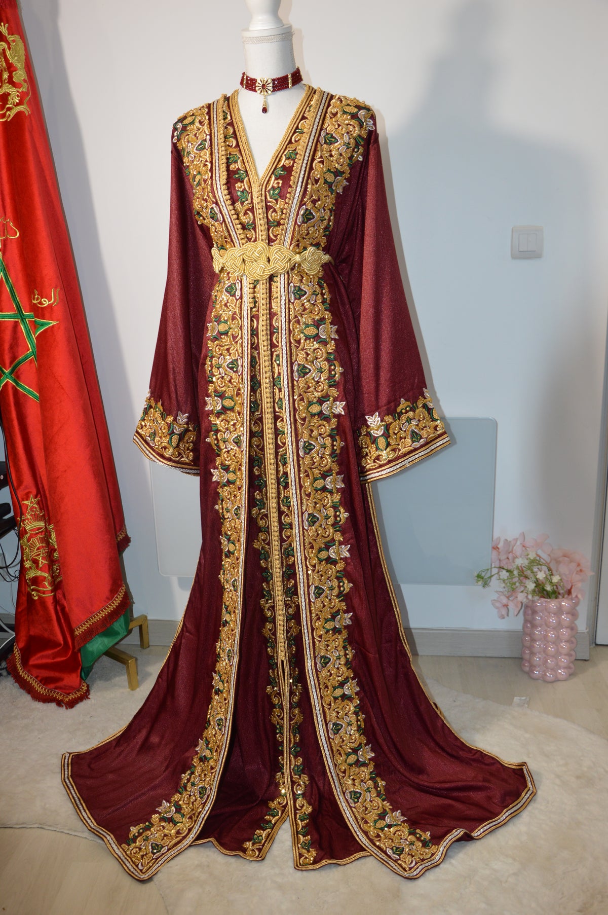 Takchita Anissa – Bordeaux Brodée & Perlée