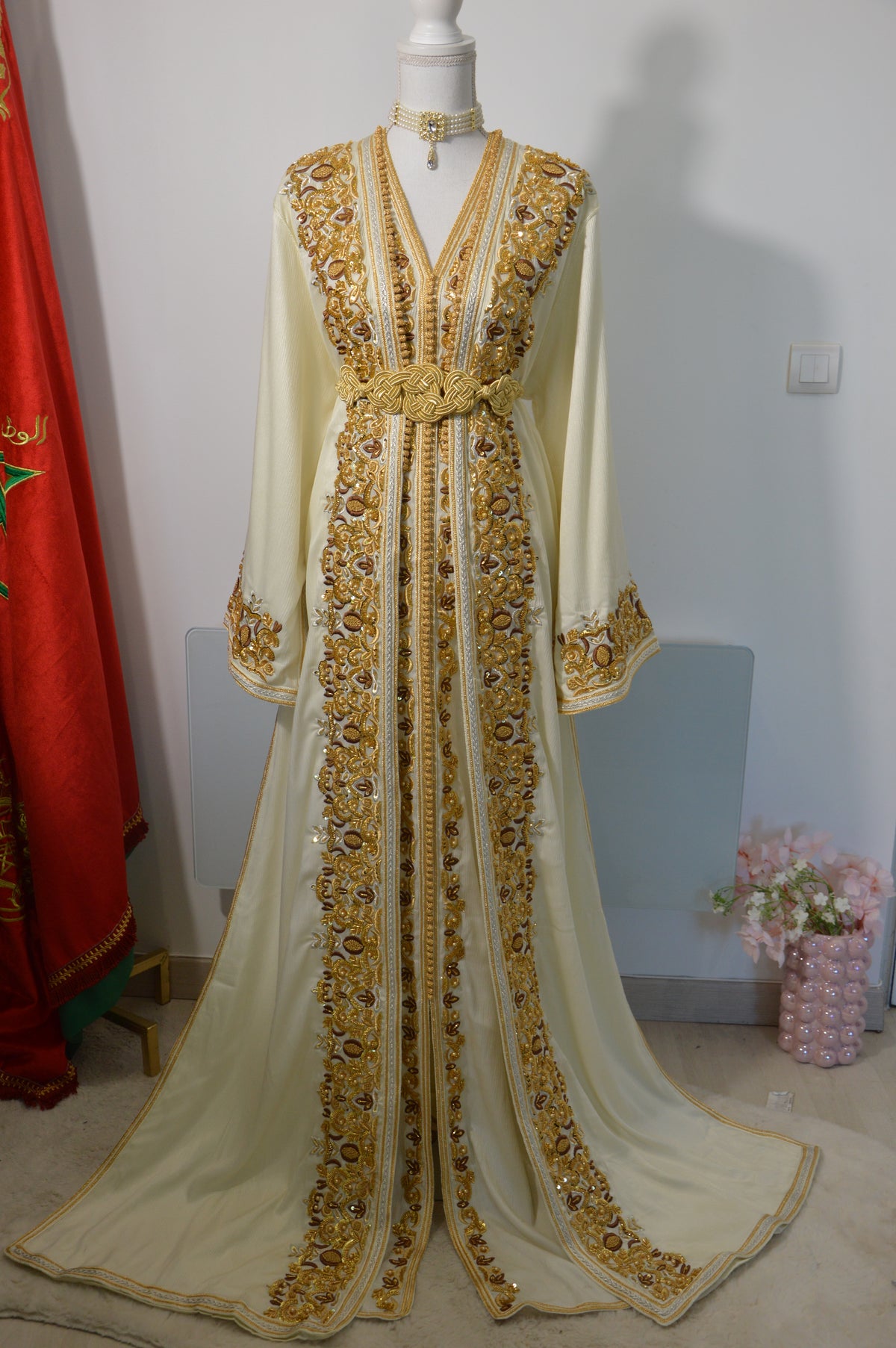Takchita Anissa – Blanche, Or & Marron Perlée