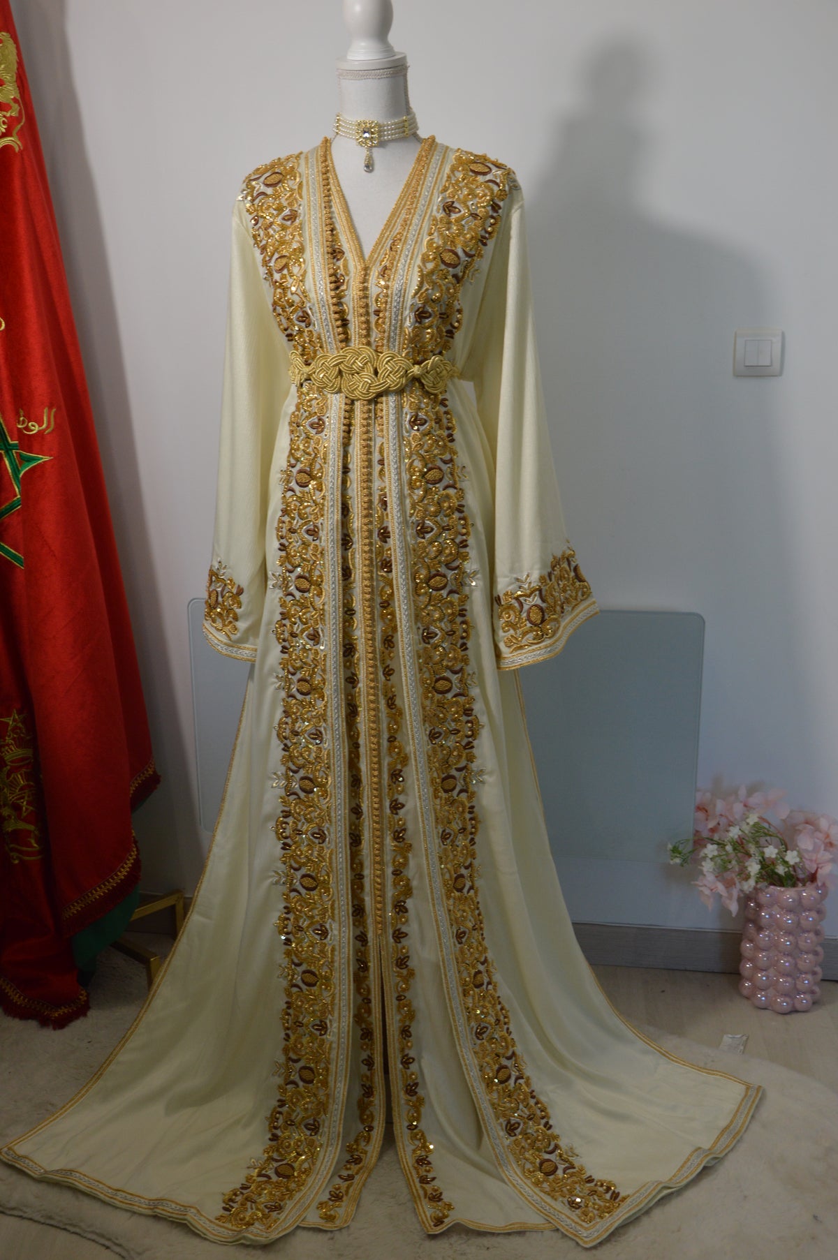 Takchita Anissa – Blanche, Or & Marron Perlée