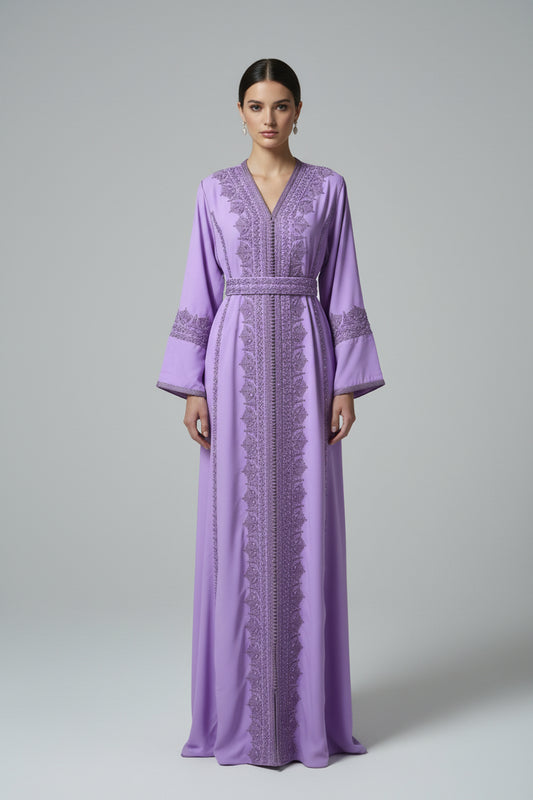 Caftan Violet Perlé – Broderie & Perles Artisanales