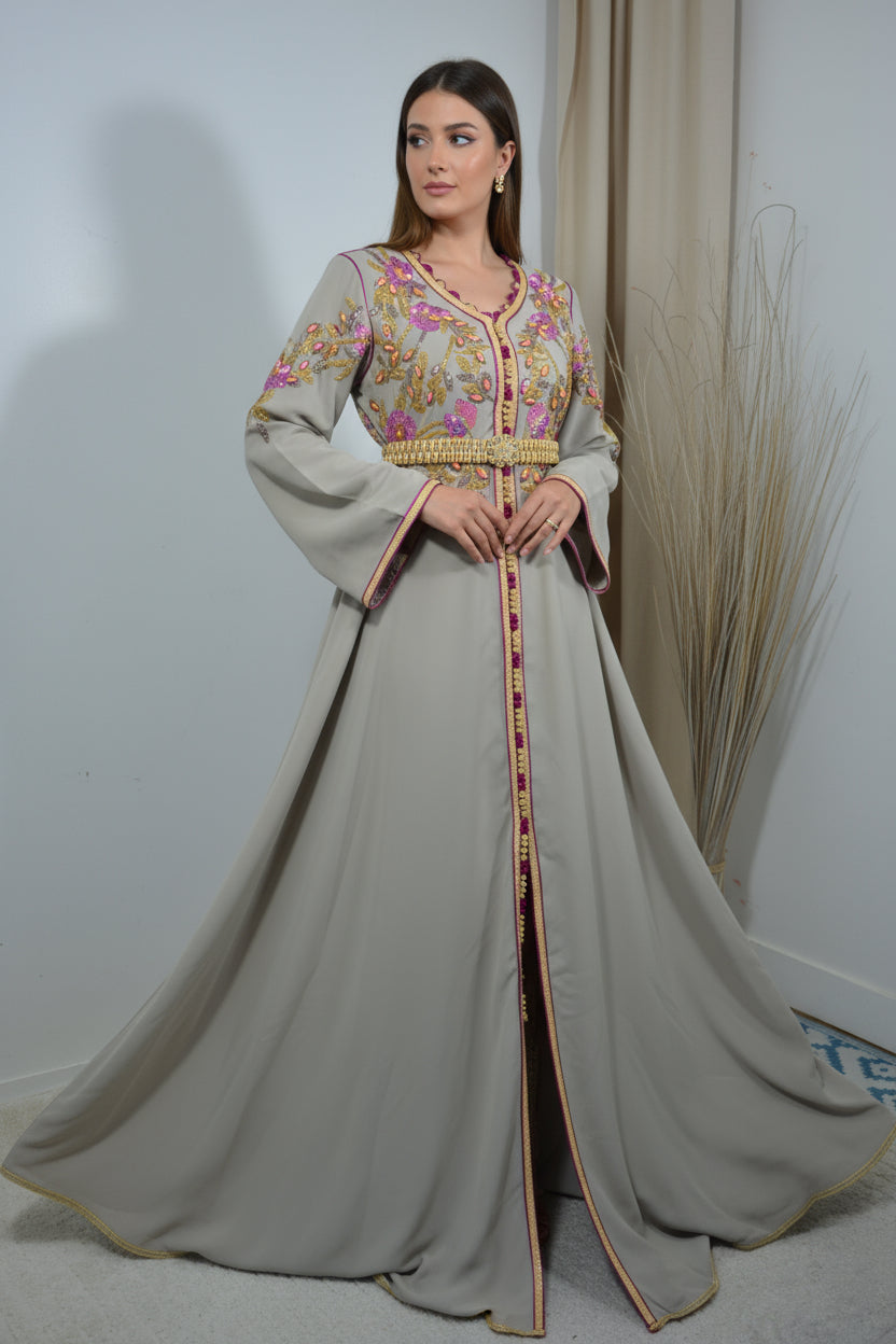 Caftan beige doré brodé main – Élégance orientale chic