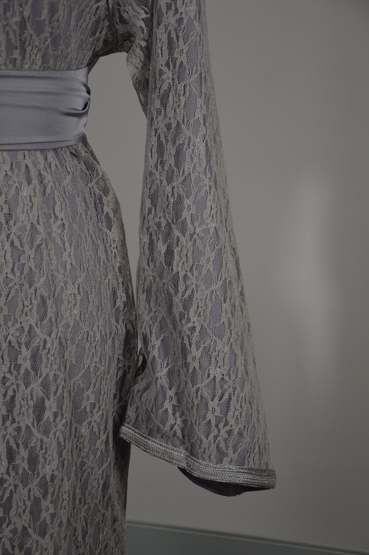 Caftan Sirène Dentelle Gris Argent