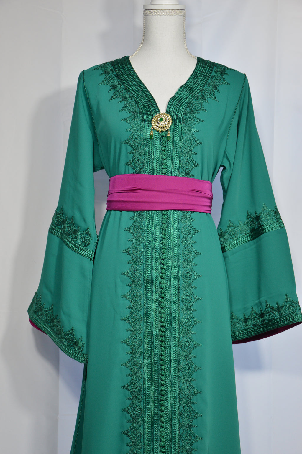 Caftan Vert Émeraude – Élégance Impériale
