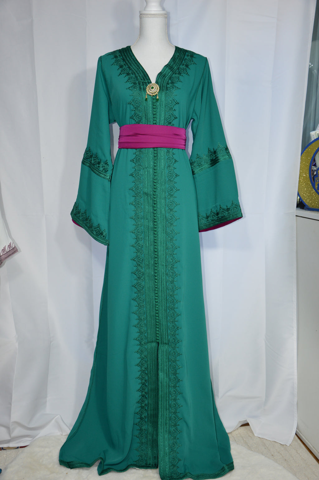 Caftan Vert Émeraude – Élégance Impériale