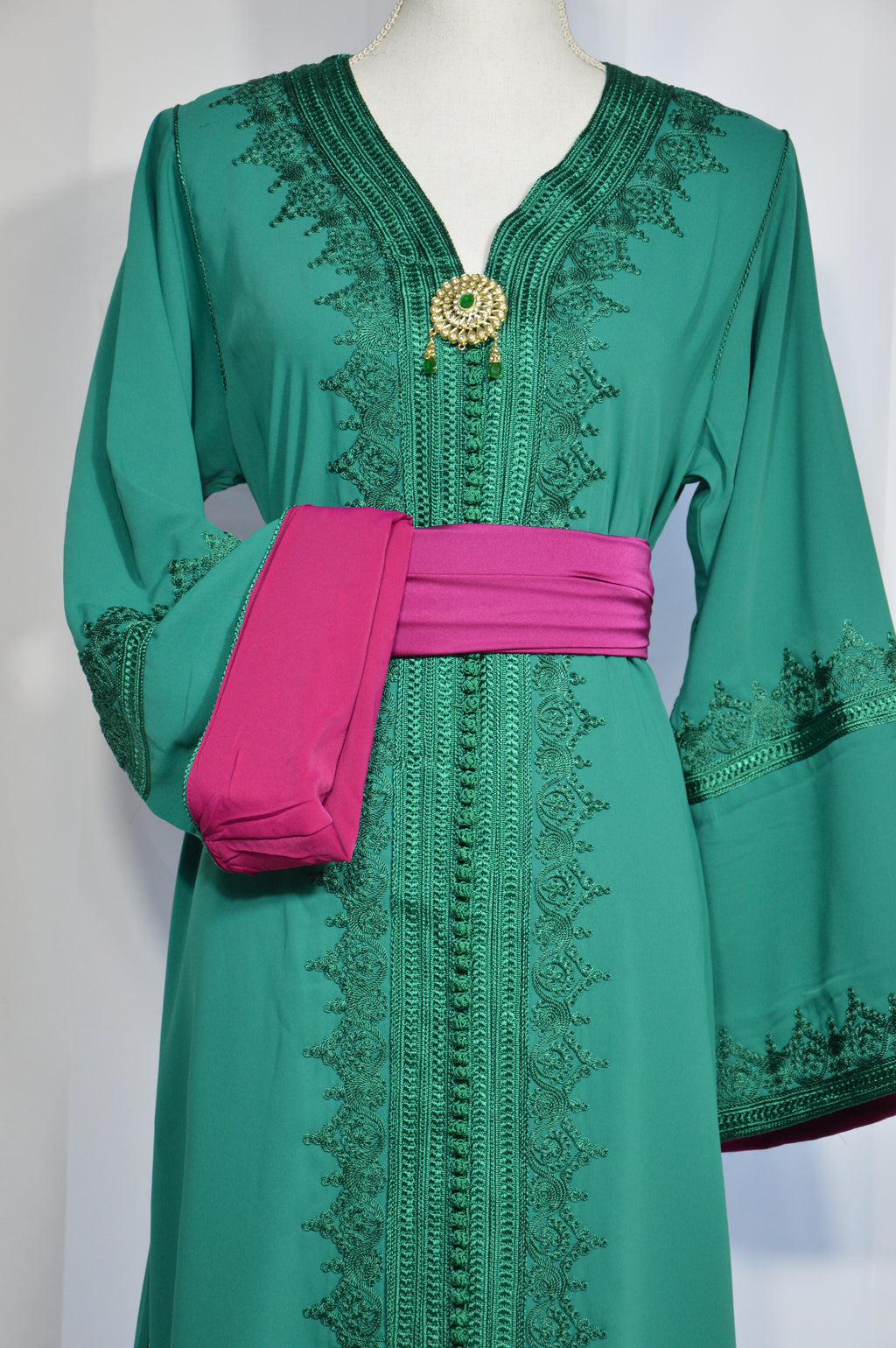 Caftan Vert Émeraude – Élégance Impériale