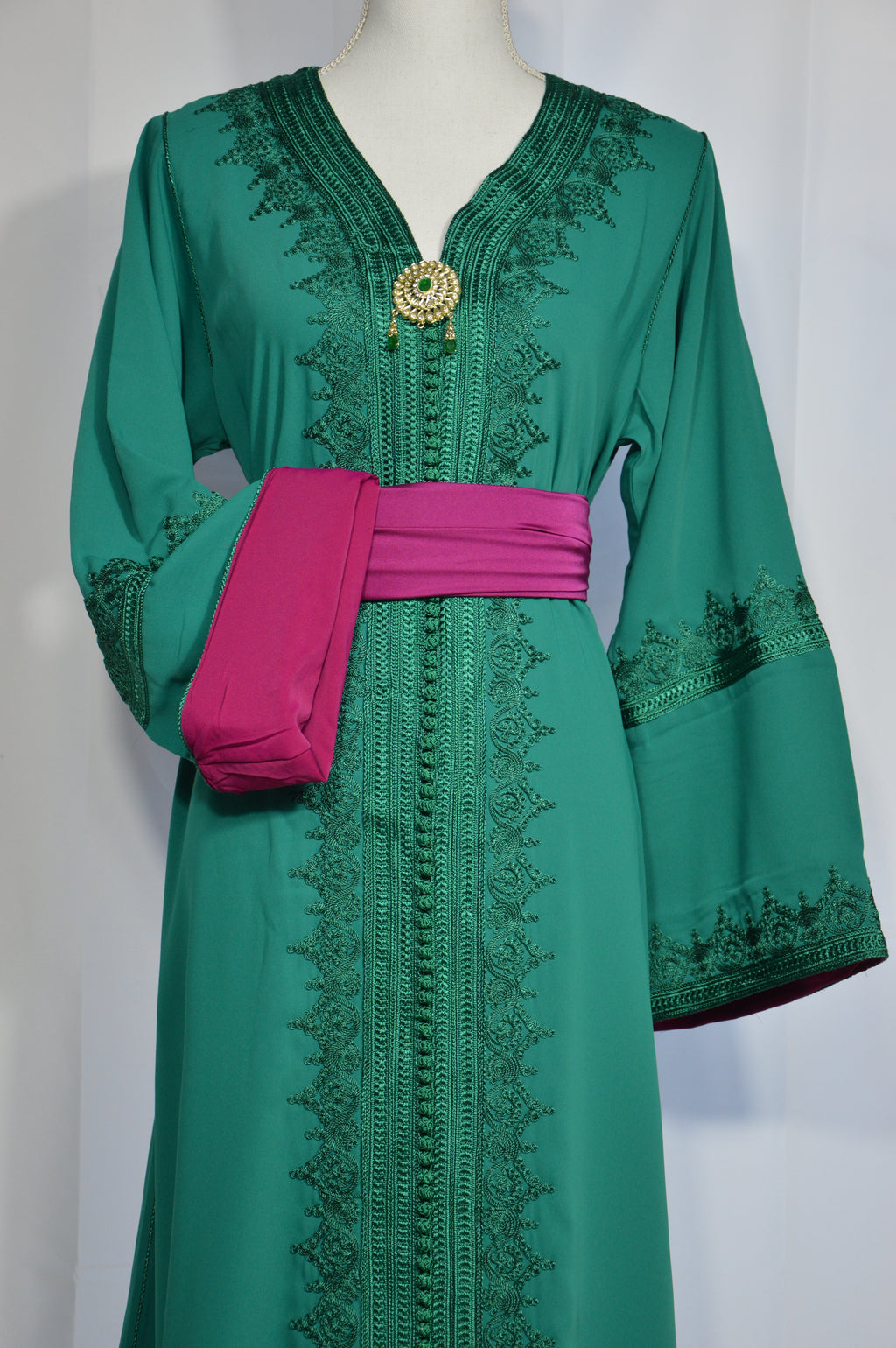 Caftan Vert Émeraude – Élégance Impériale