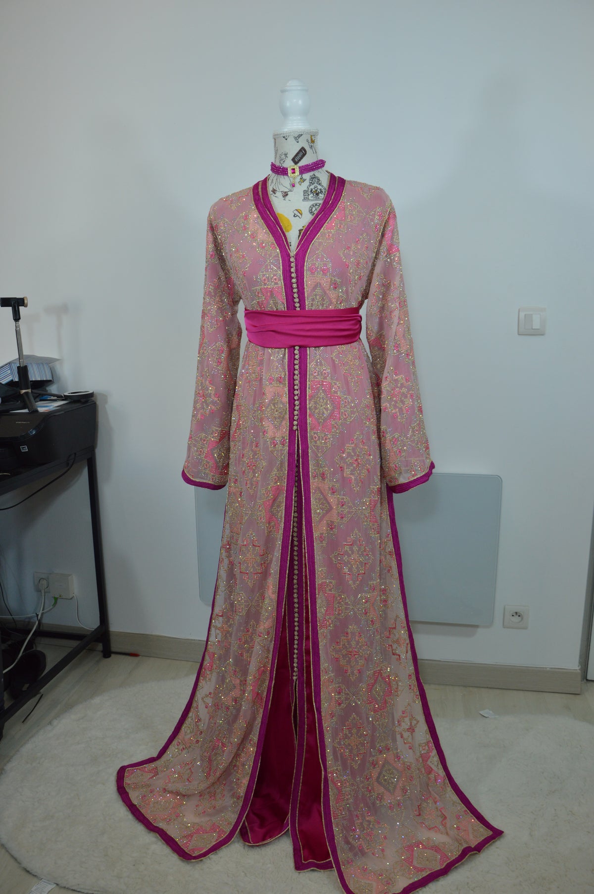 Takchita Sari Rose Framboise – Fusion Orient & Maghreb
