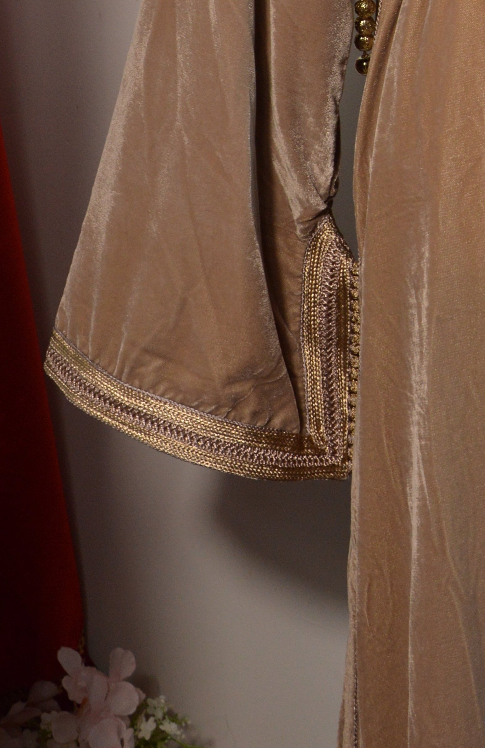 Caftan Col Montant Beige - Velours Prestige