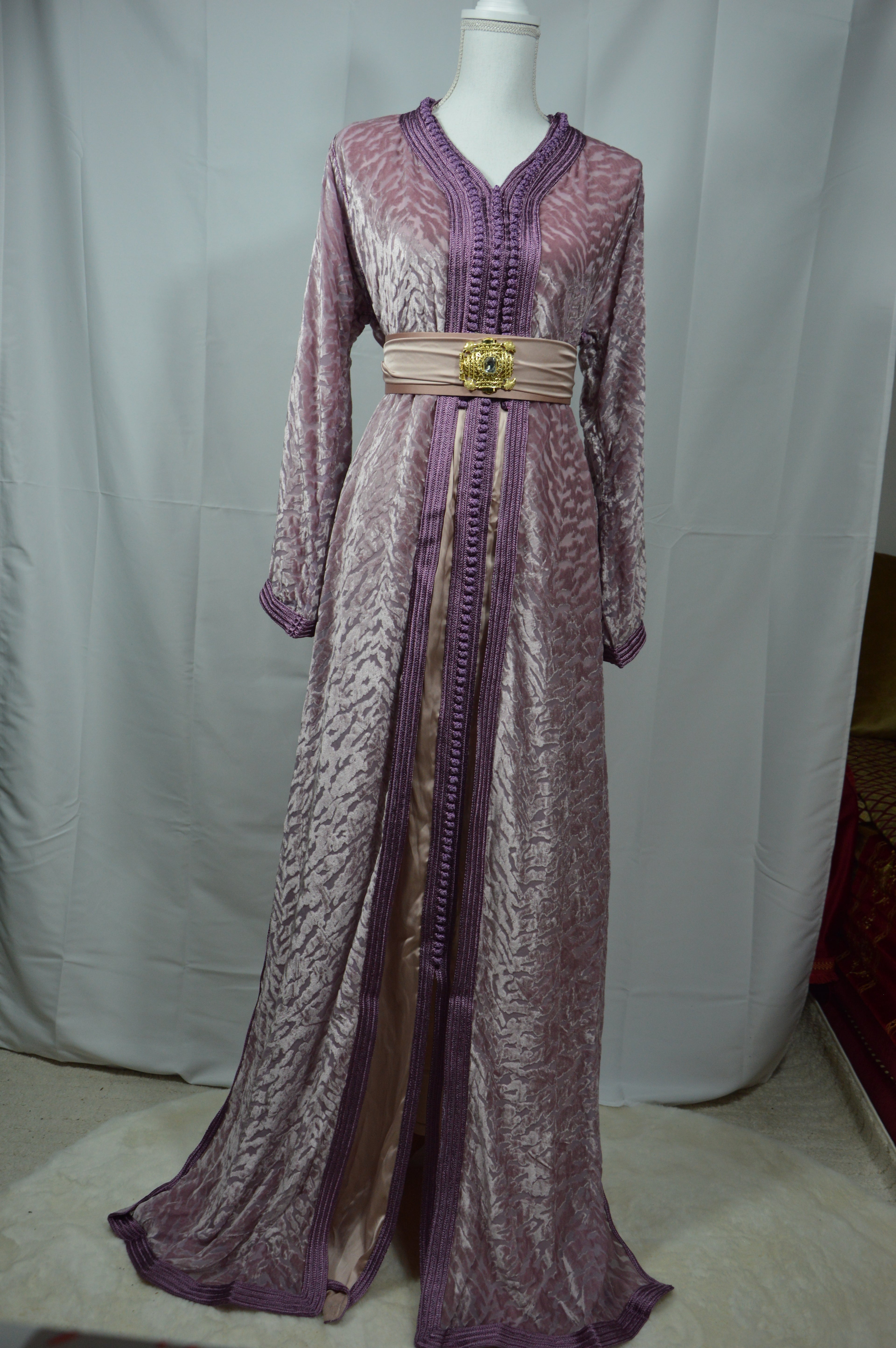 Takchita Velours Lavande – Douceur Majestueuse