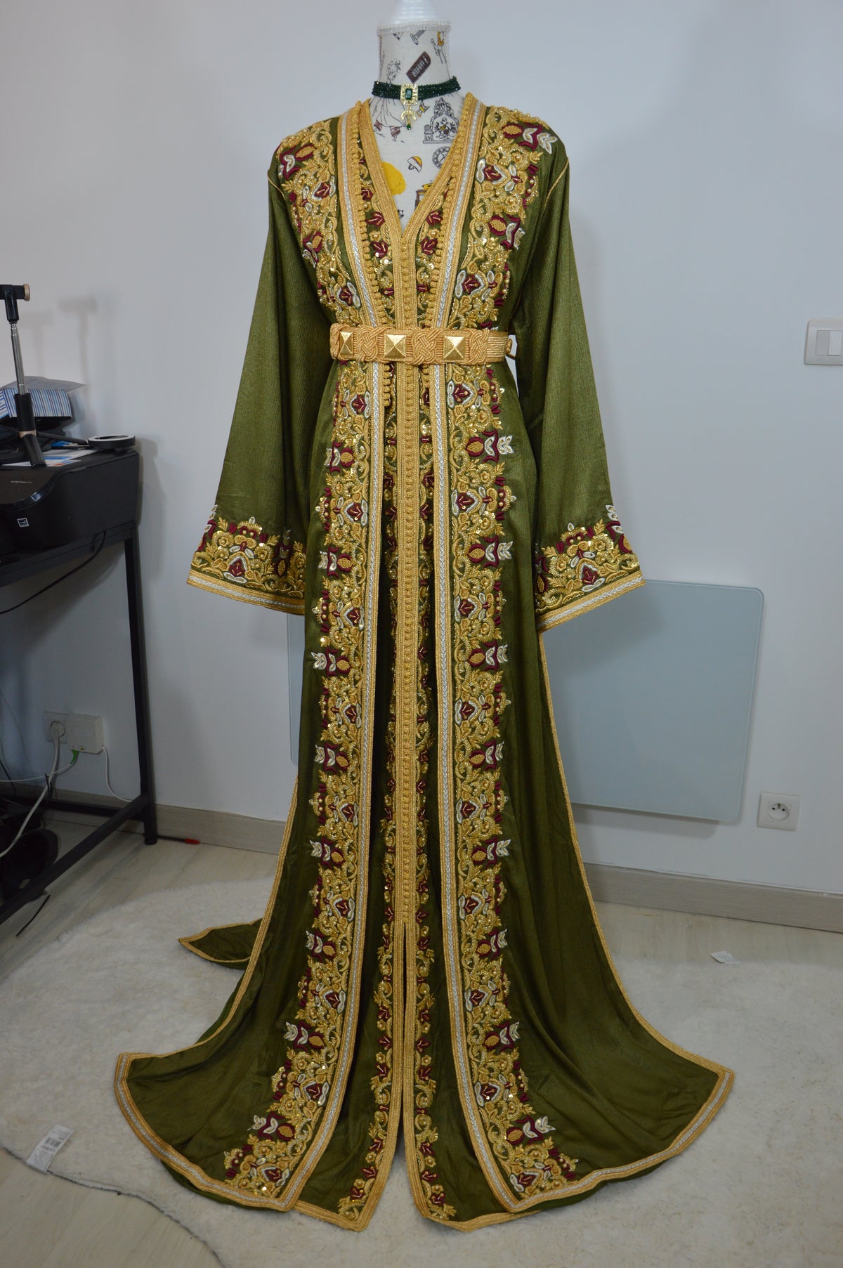 Takchita Anissa – Vert Olive Brodée & Perlée