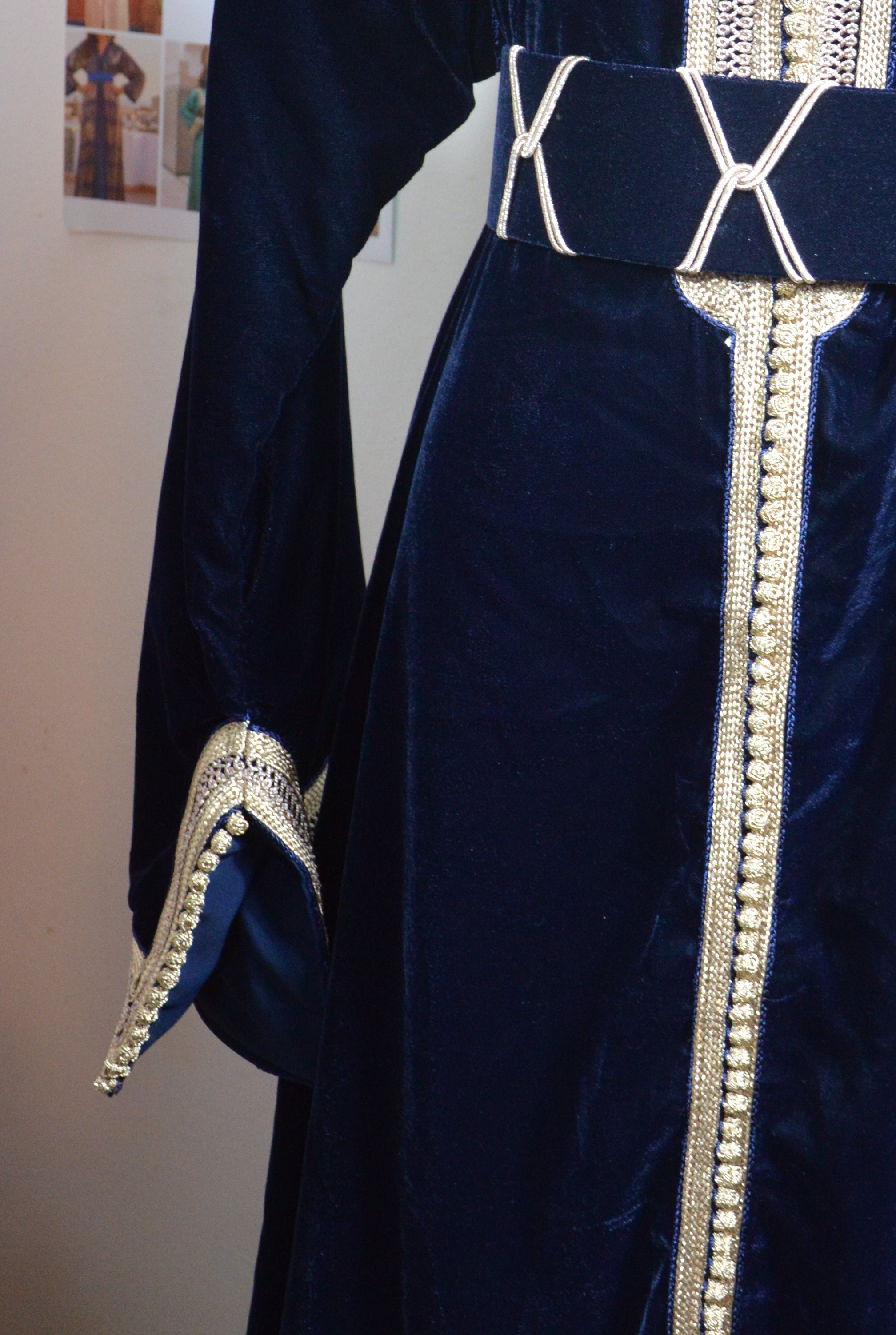 Caftan Col Montant Bleu Nuit - Velours Prestige