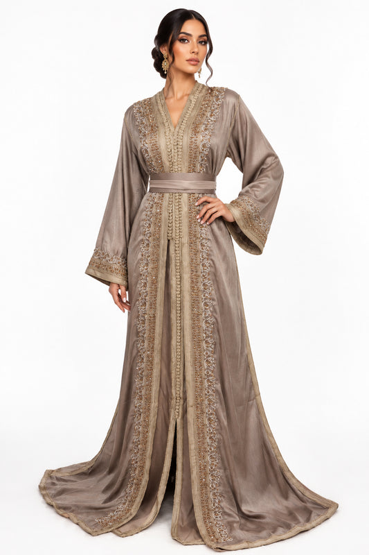 Takchita taupe aux ornements ton sur ton