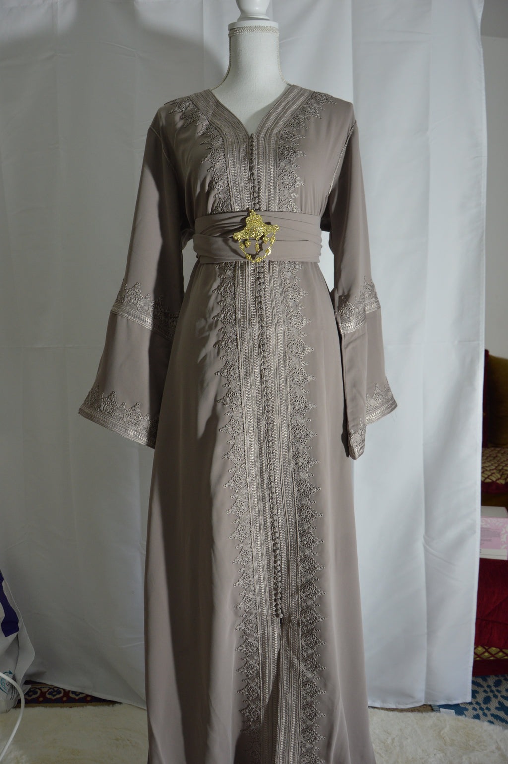 Caftan Gris Élégance Royale