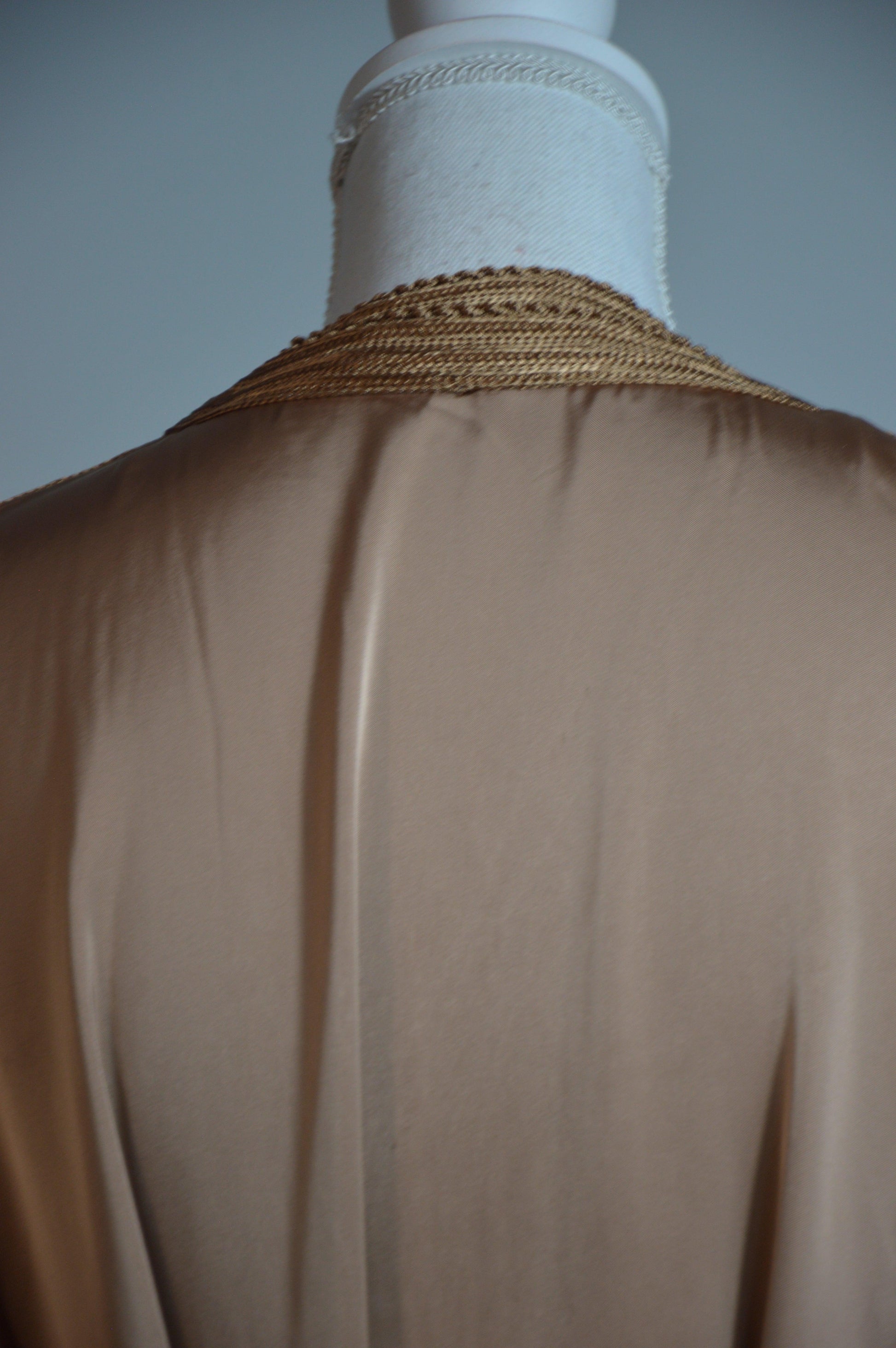 Takchita beige moka traditionnelle - vue arrière