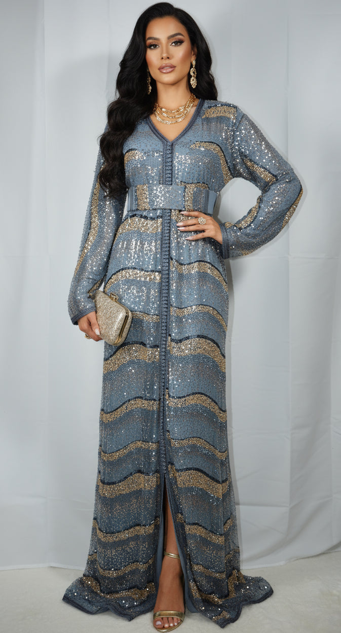 Caftan Gris Argent Luxe – Broderies Dorées et Sequins Brillants