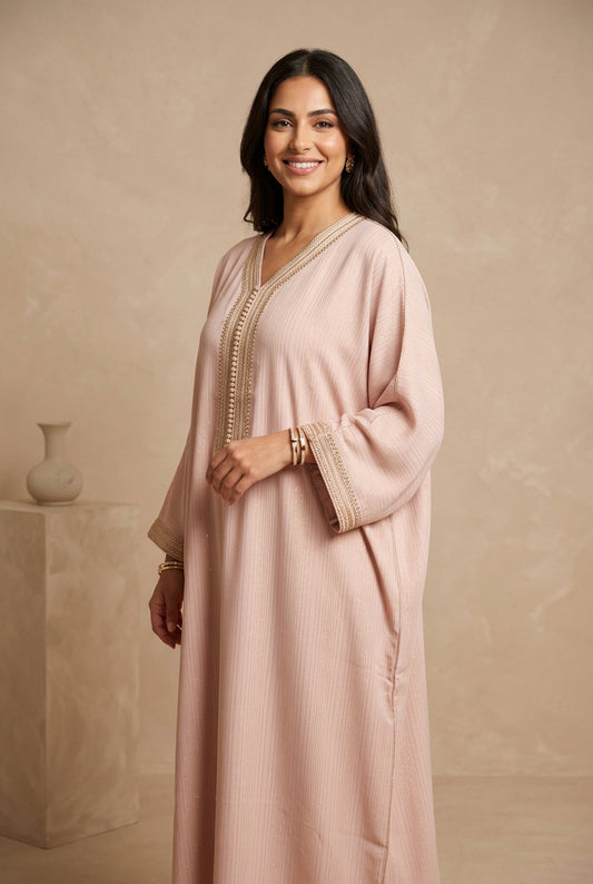 Gandoura femme rose poudré à filaments dorés
