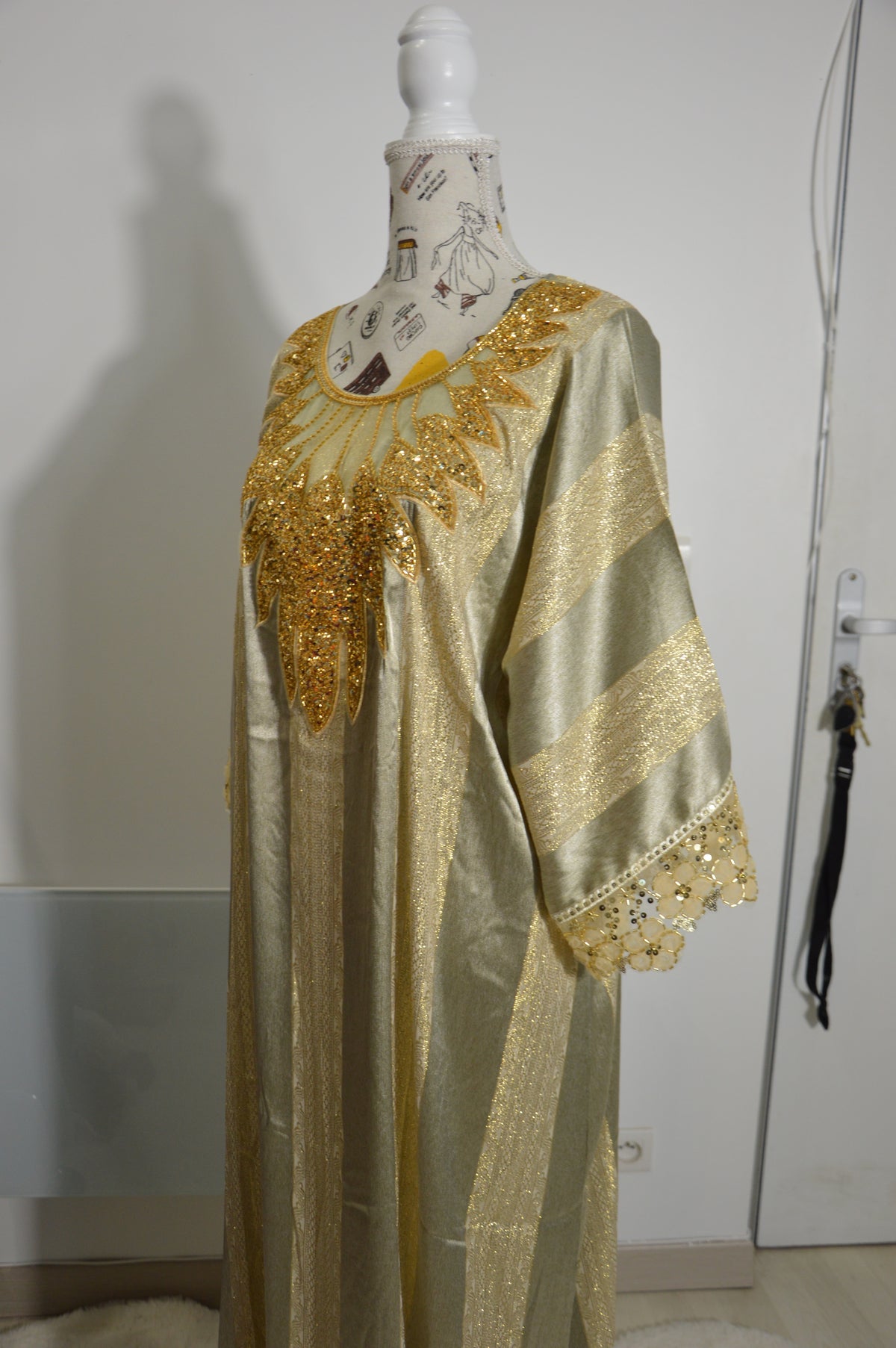 Gandoura Johara vert sauge et dorée – Modèle 9 – photo 1