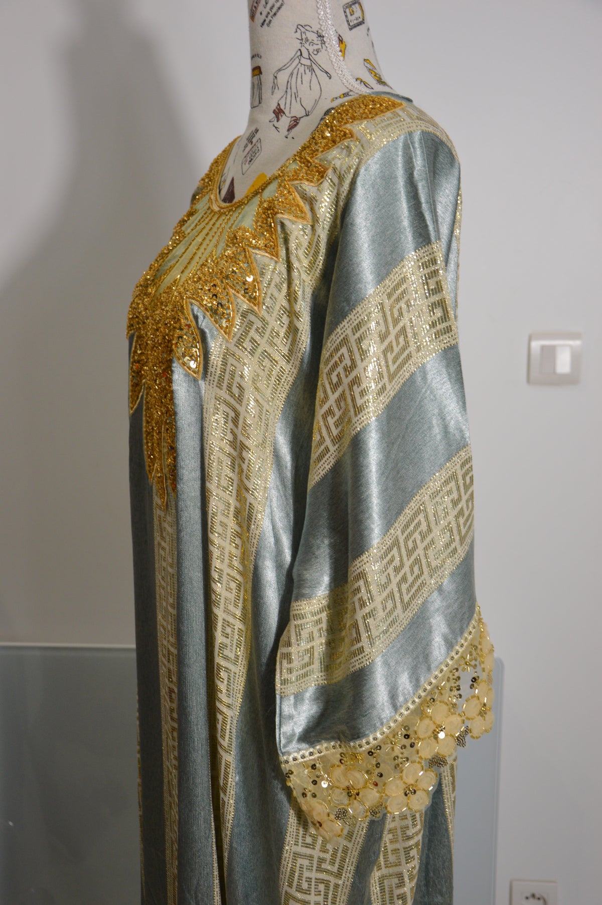 Gandoura Johara bleu grisé et dorée – Modèle 10 – photo 3