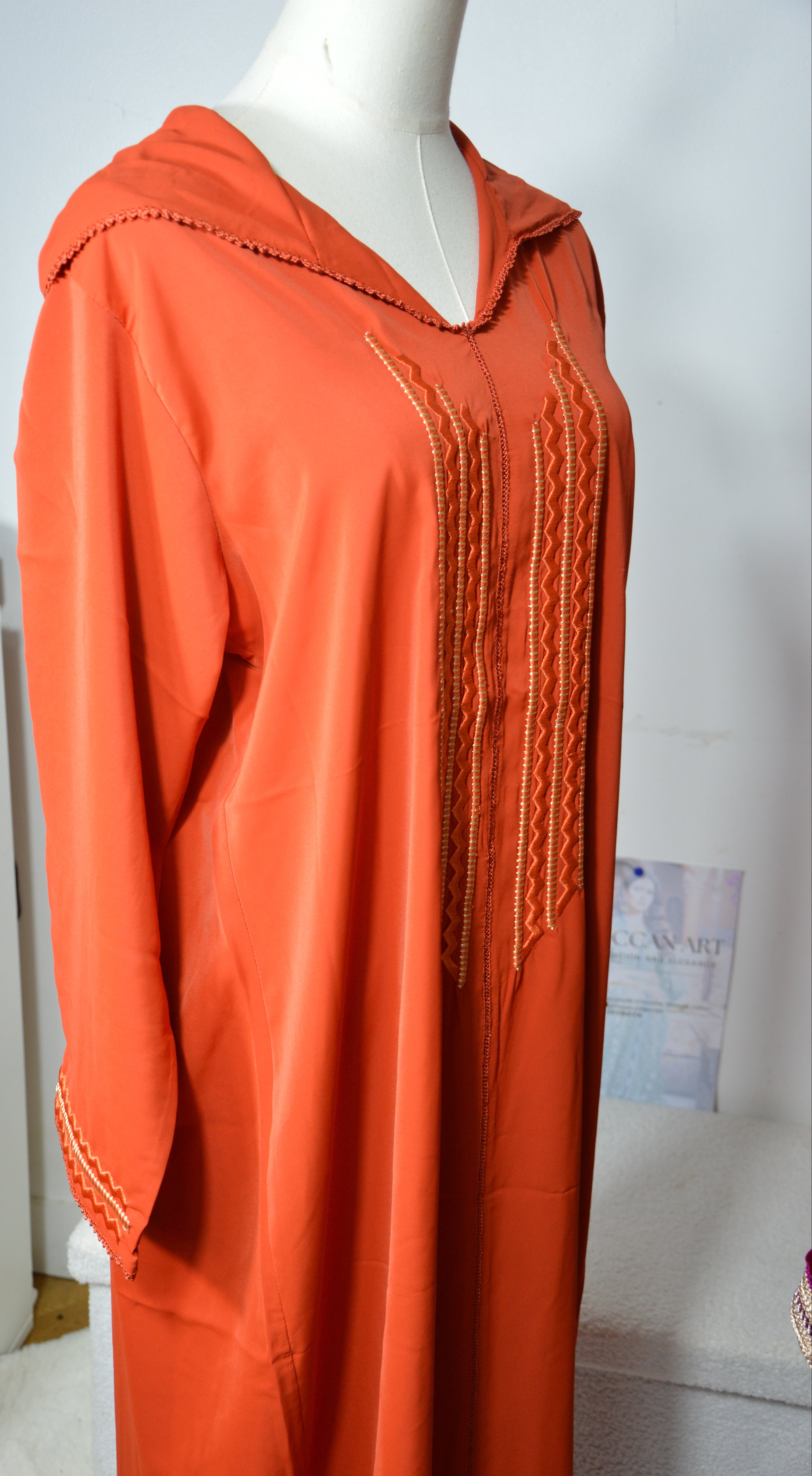 Jellaba Orange - Éclat et Tradition Marocaine