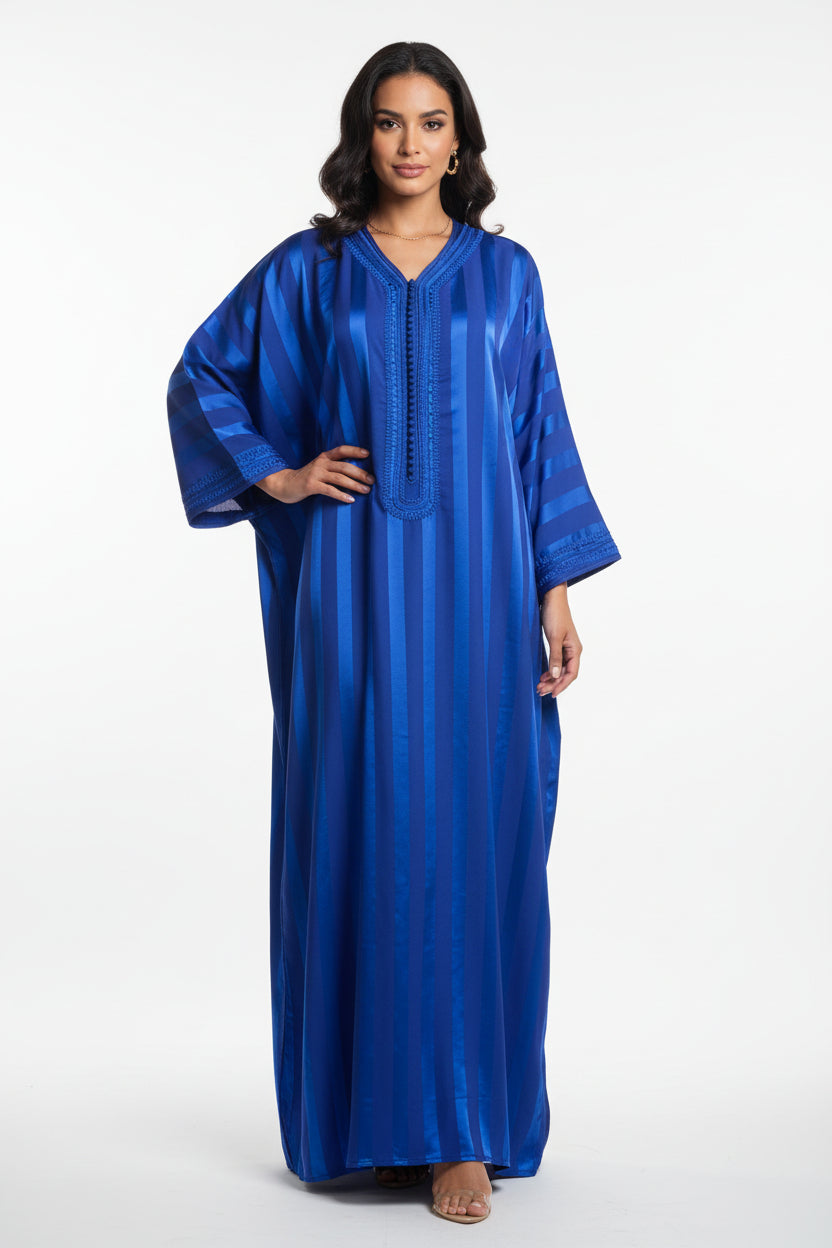 Gandoura Johara satinée bleu roi - vue de face - style élégant et fluide