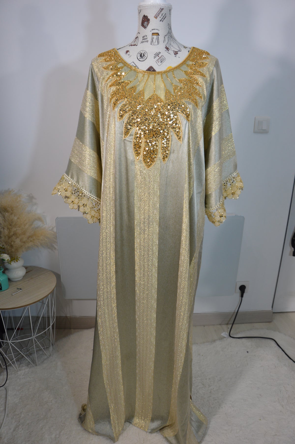 Gandoura Johara kaki clair et dorée – Modèle 1 – photo 1