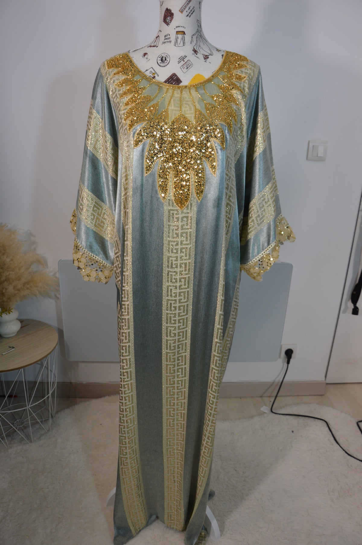 Gandoura Johara bleu azur et dorée – Modèle 3 – photo 2