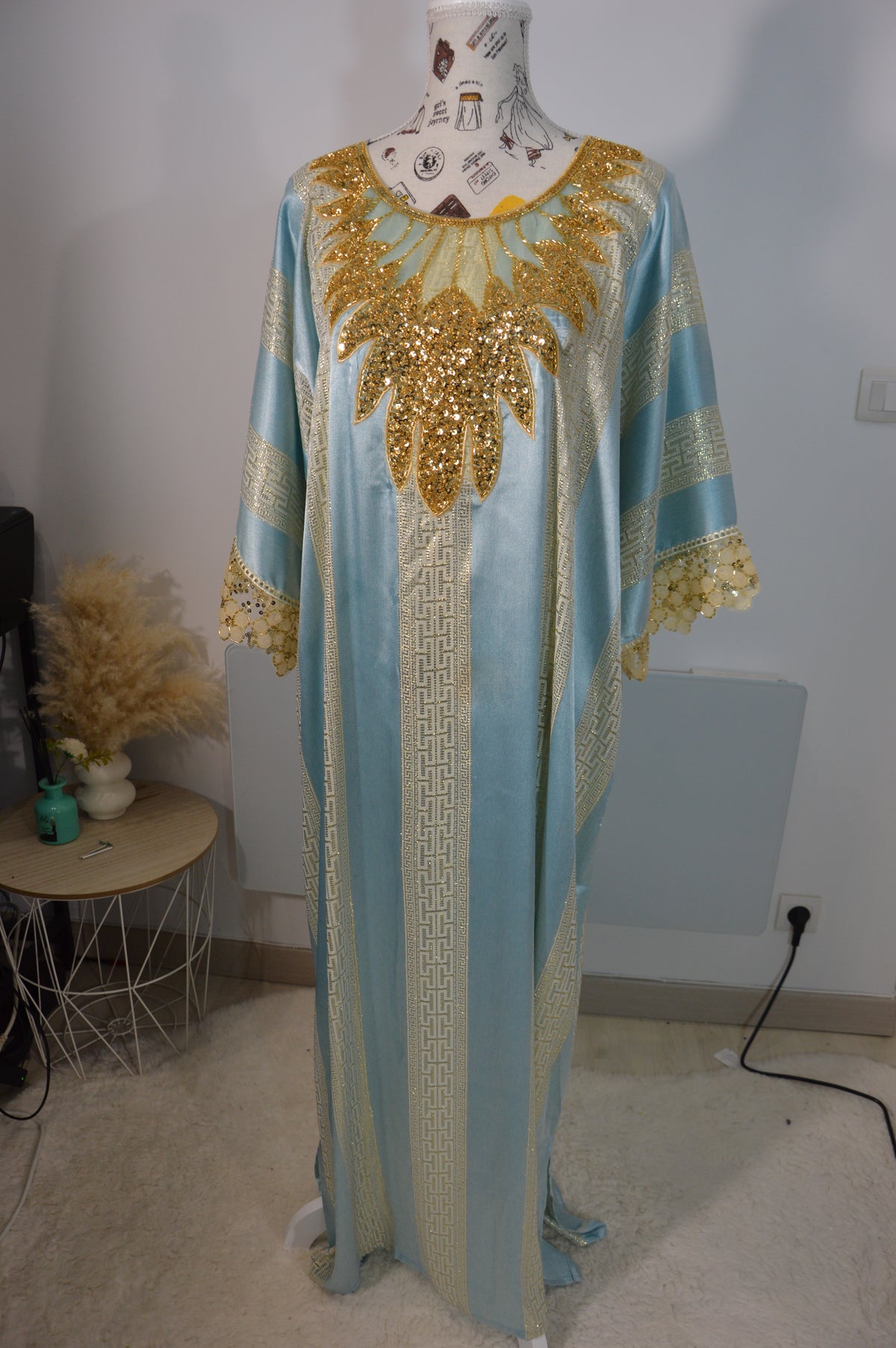 Gandoura Johara bleu clair et dorée – Modèle 4 – photo 2