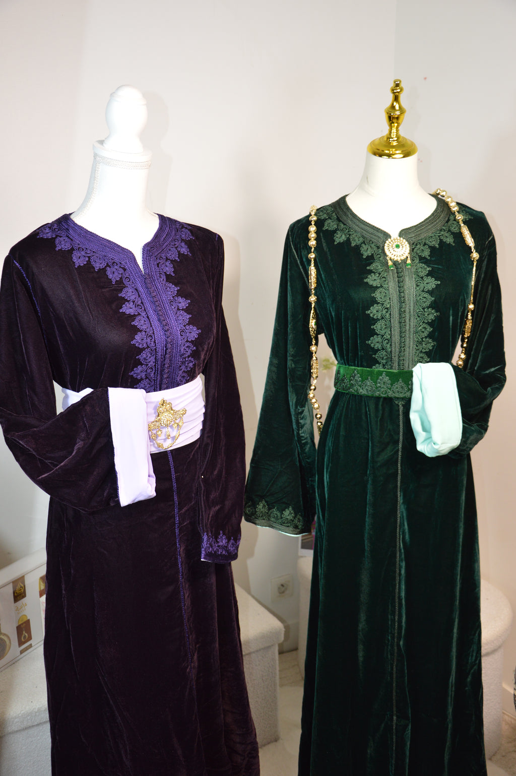 Caftan Marocain en Velours Violet – Broderies Tons Sur Tons