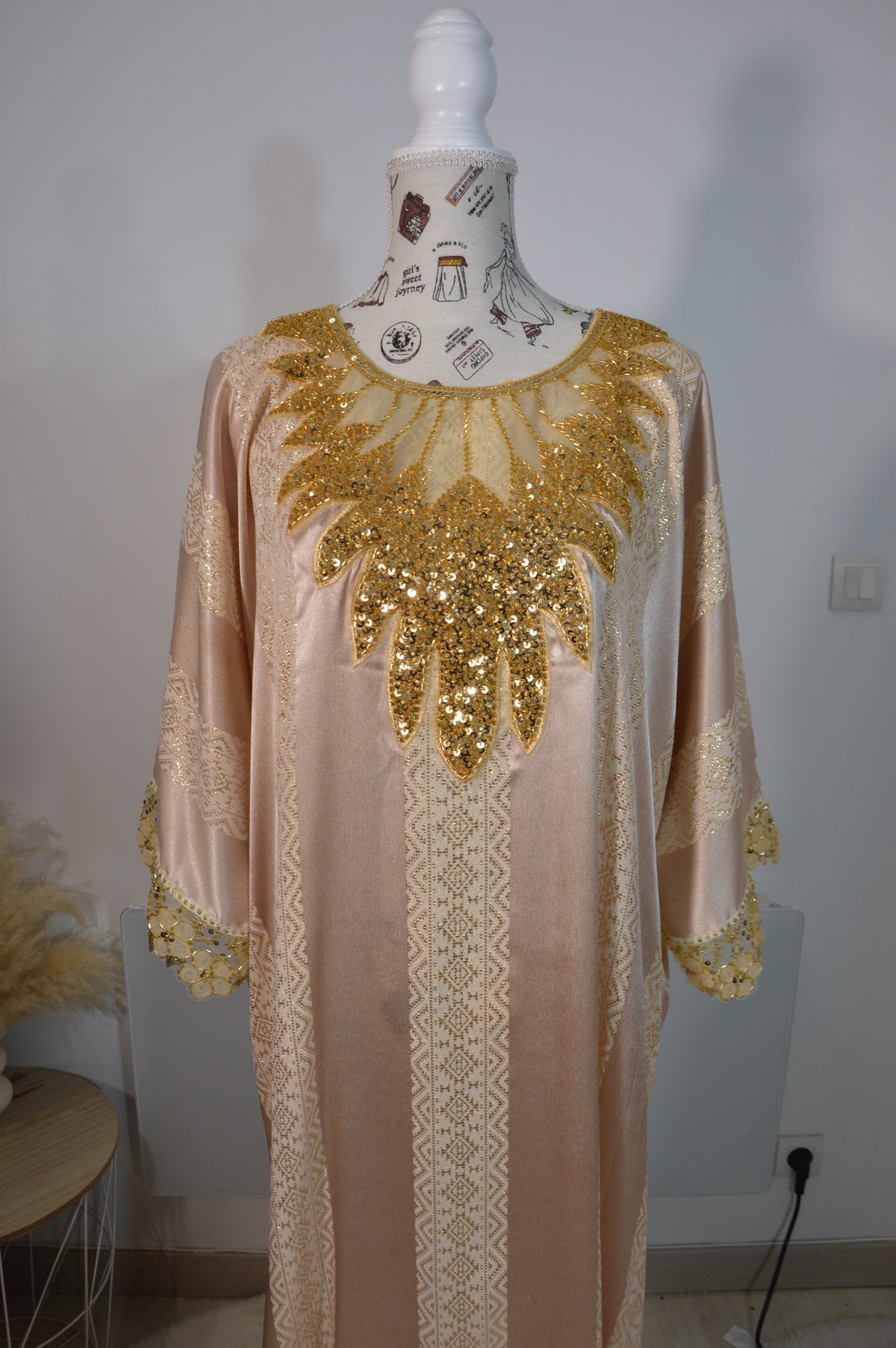Gandoura Johara rose poudré et dorée – Modèle 6 – photo 1