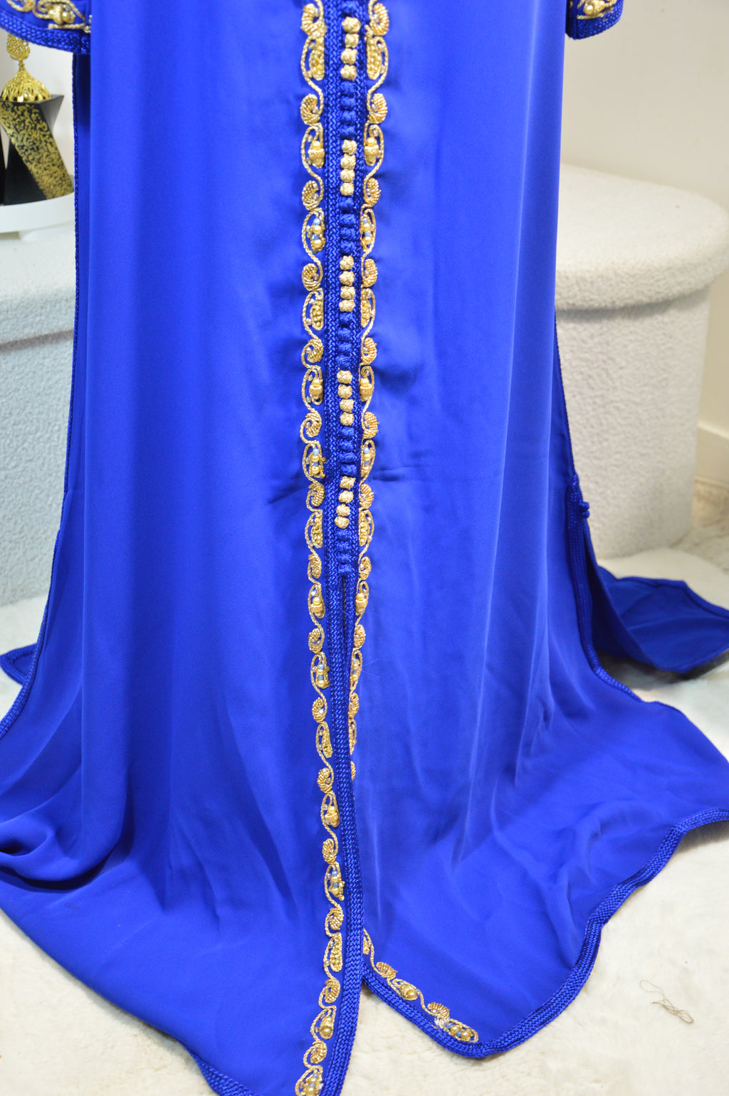 CAFTAN ROYAL BLEU ROI & DORÉ – BRODERIES LUXE