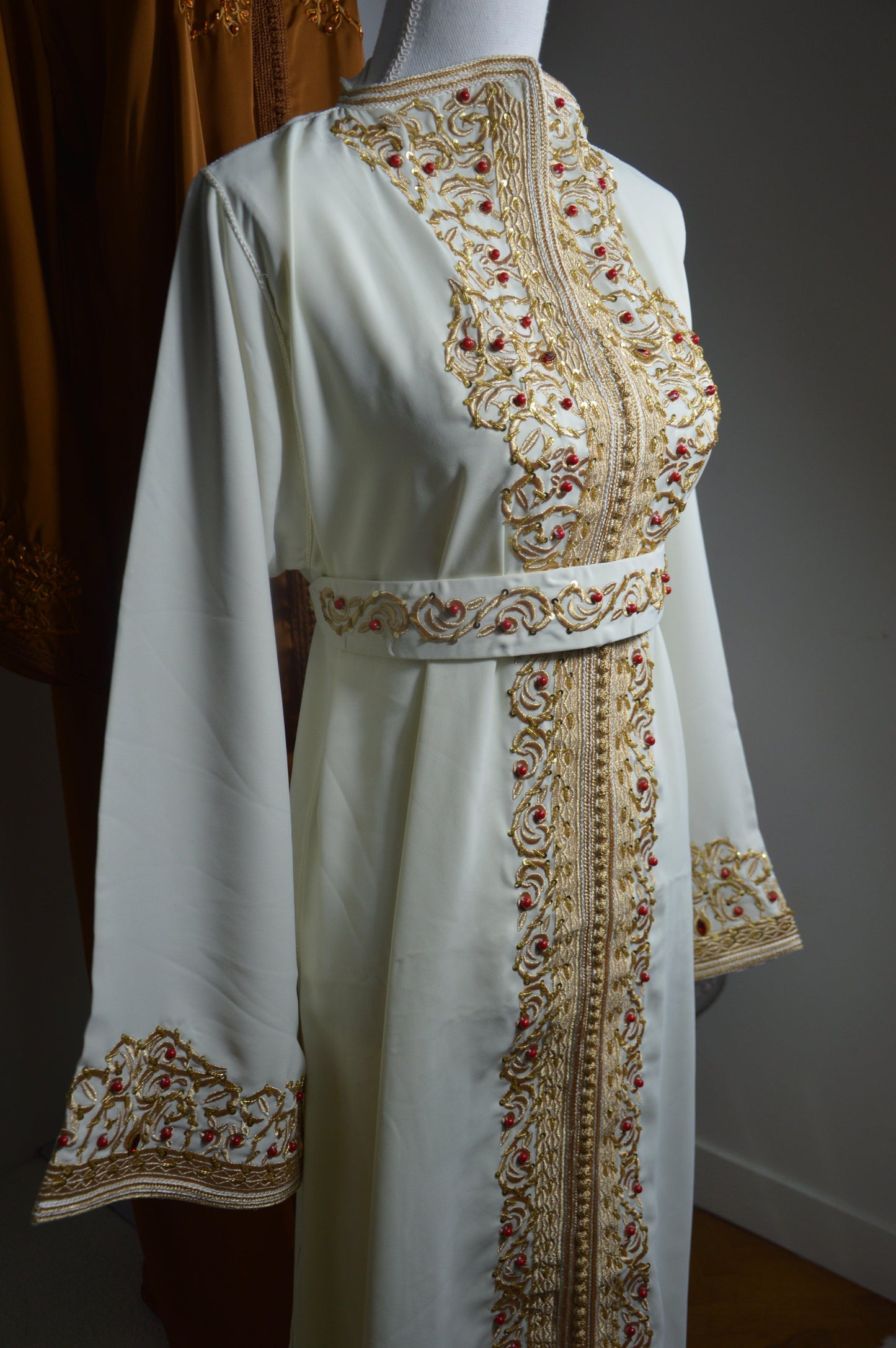 Caftan blanc prestige - vue de profil