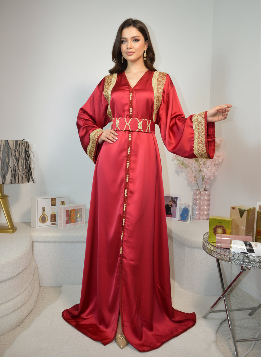 CAFTAN DRAP DE SOIE AVEC BRODERIES DORÉES - ROUGE BORDEAUX ROYAL