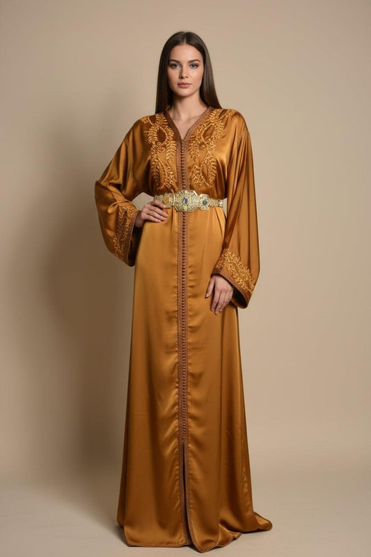 Caftan moutarde or brodé marocain - Vue de face complète