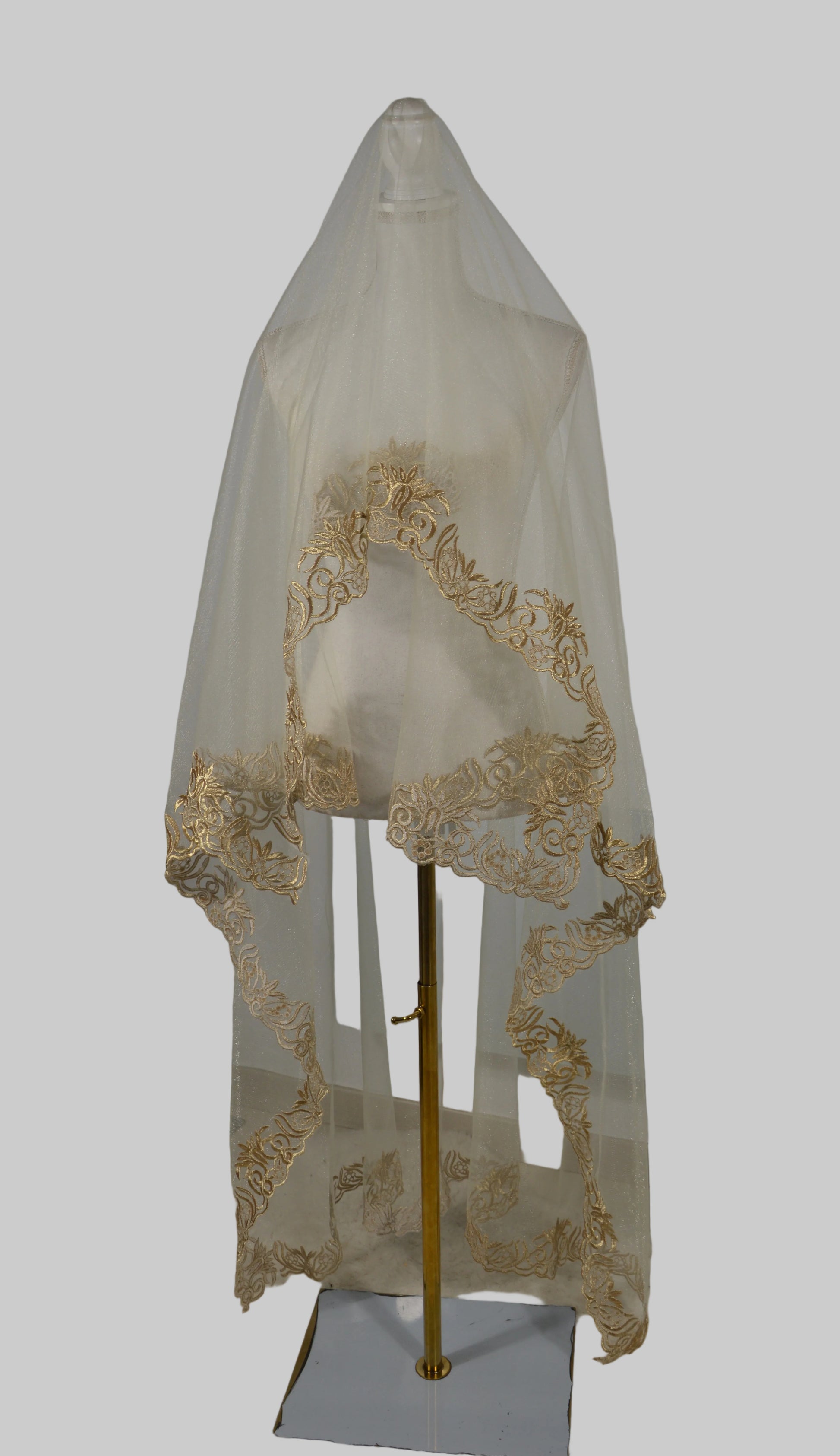 Voile Marié beige brodé or - zeynaya prestige