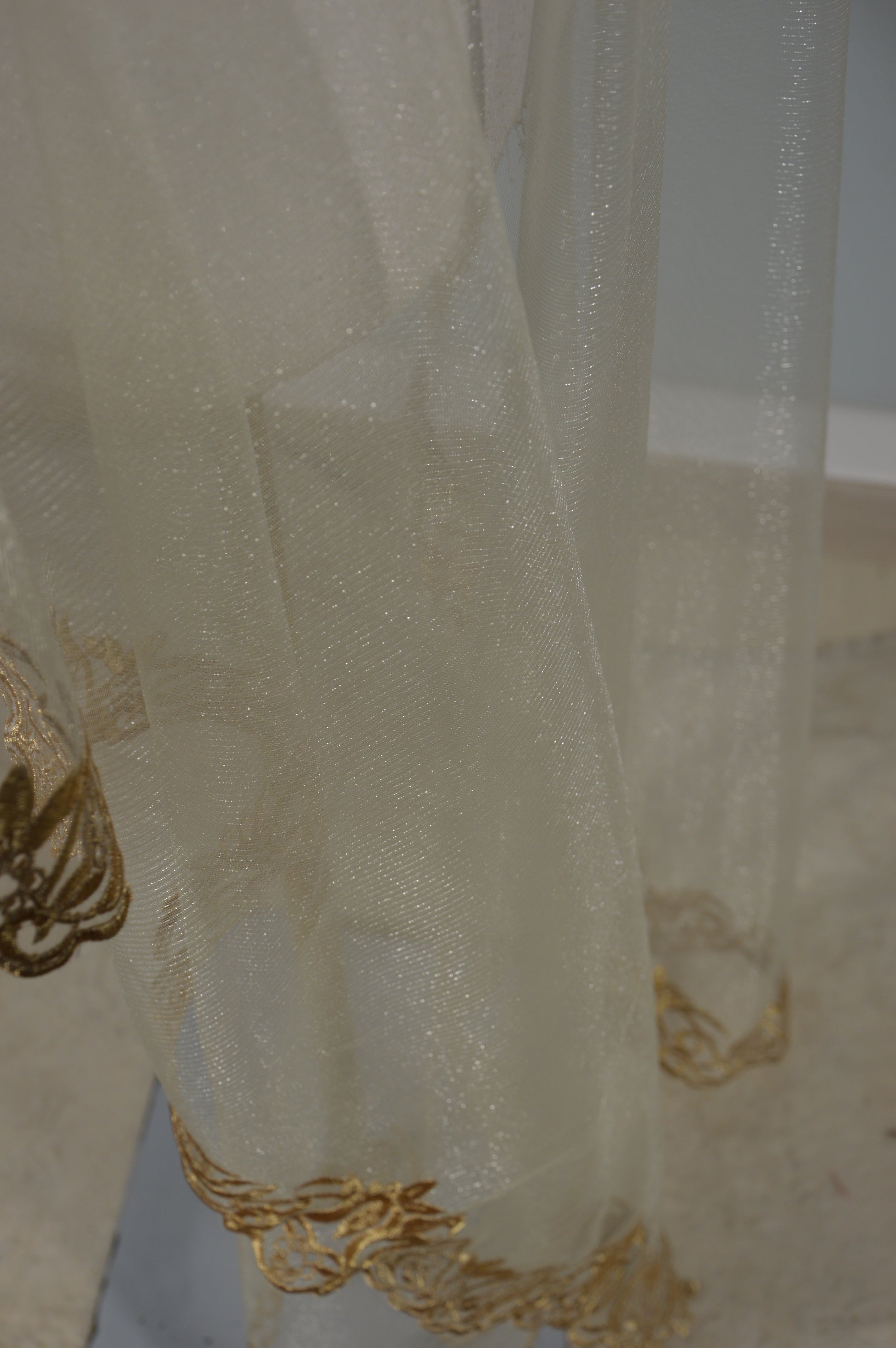 Voile Marié beige brodé or - zeynaya prestige