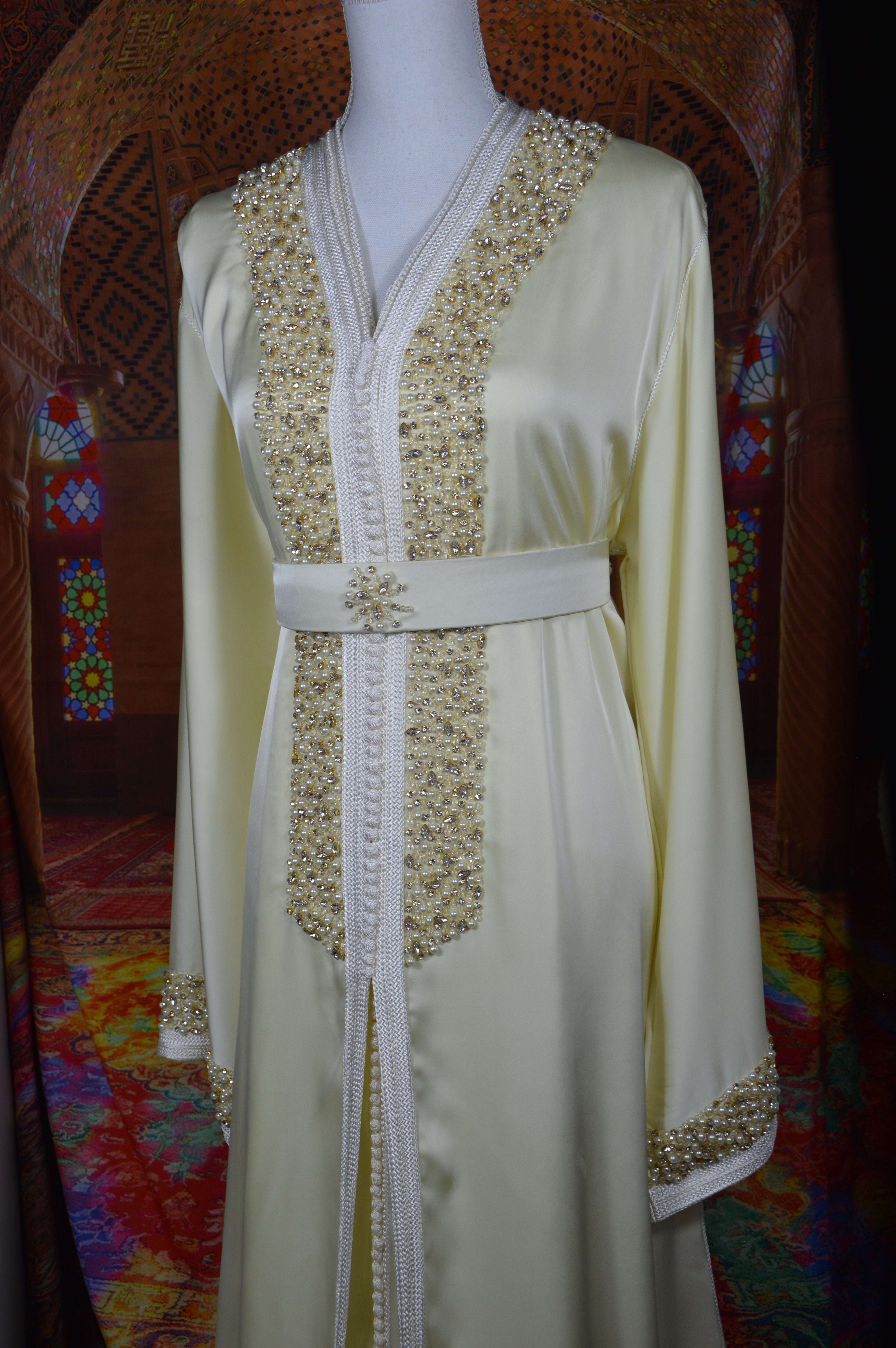 Takchita Perle Crème - Caftan Marocain de Luxe