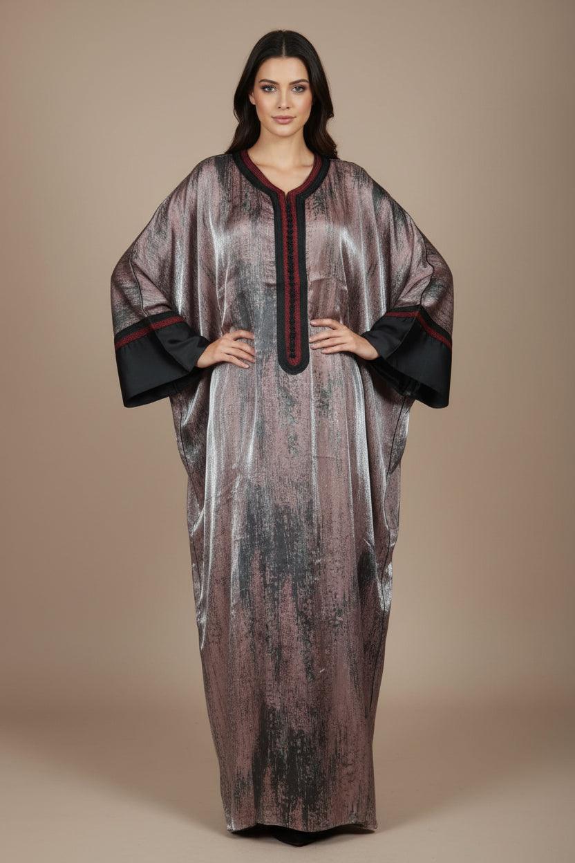 Gandoura crêpe satiné rose vue de face - Élégance marocaine ZEYNAYA