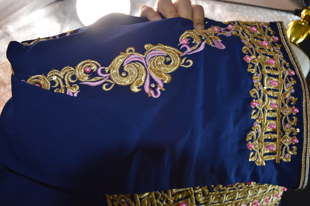 TAKCHITA ROYALE BLEU MARINE – BRODERIES DORÉES