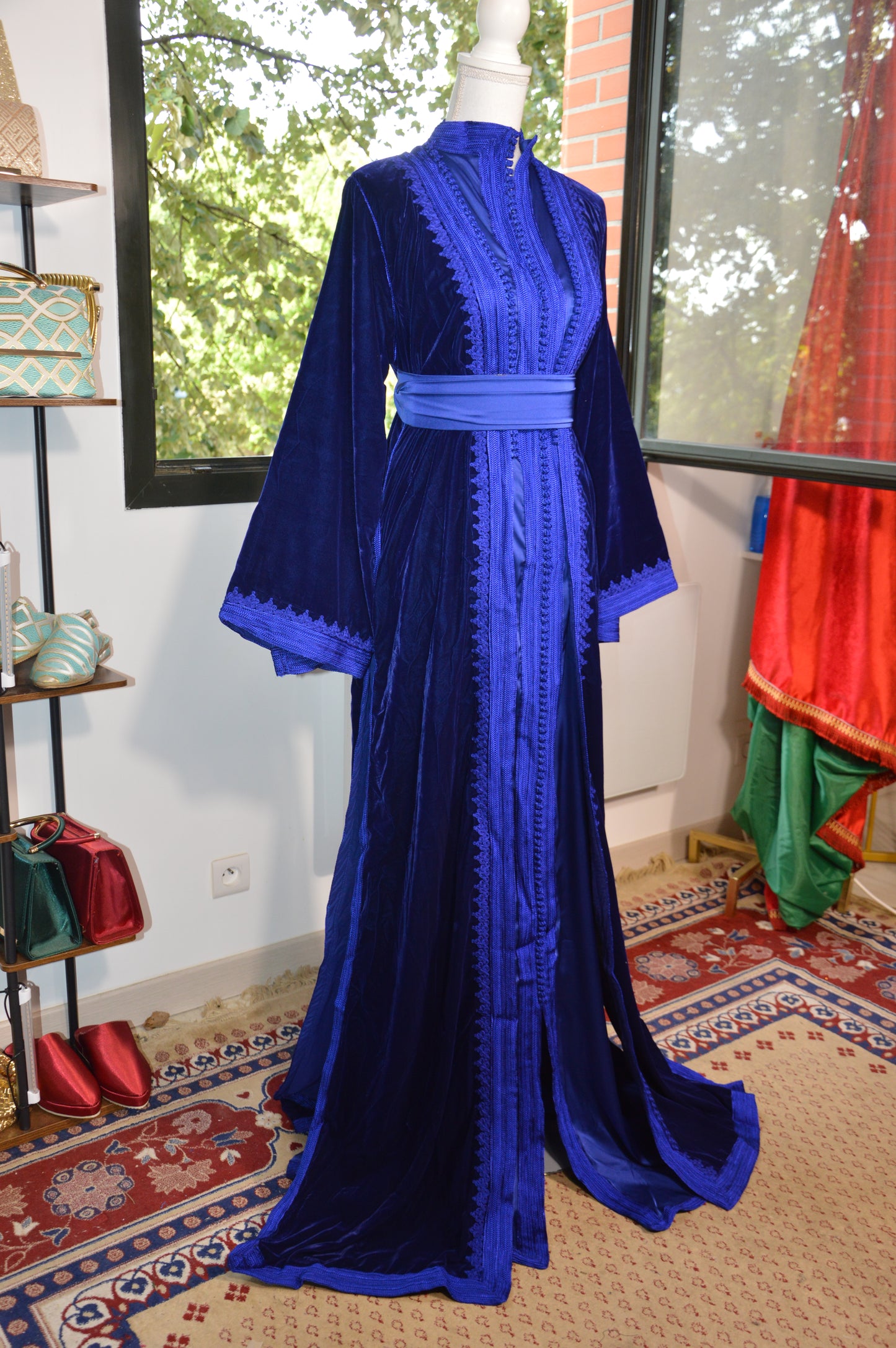 Takchita Col Montant Velours Bleu Roi