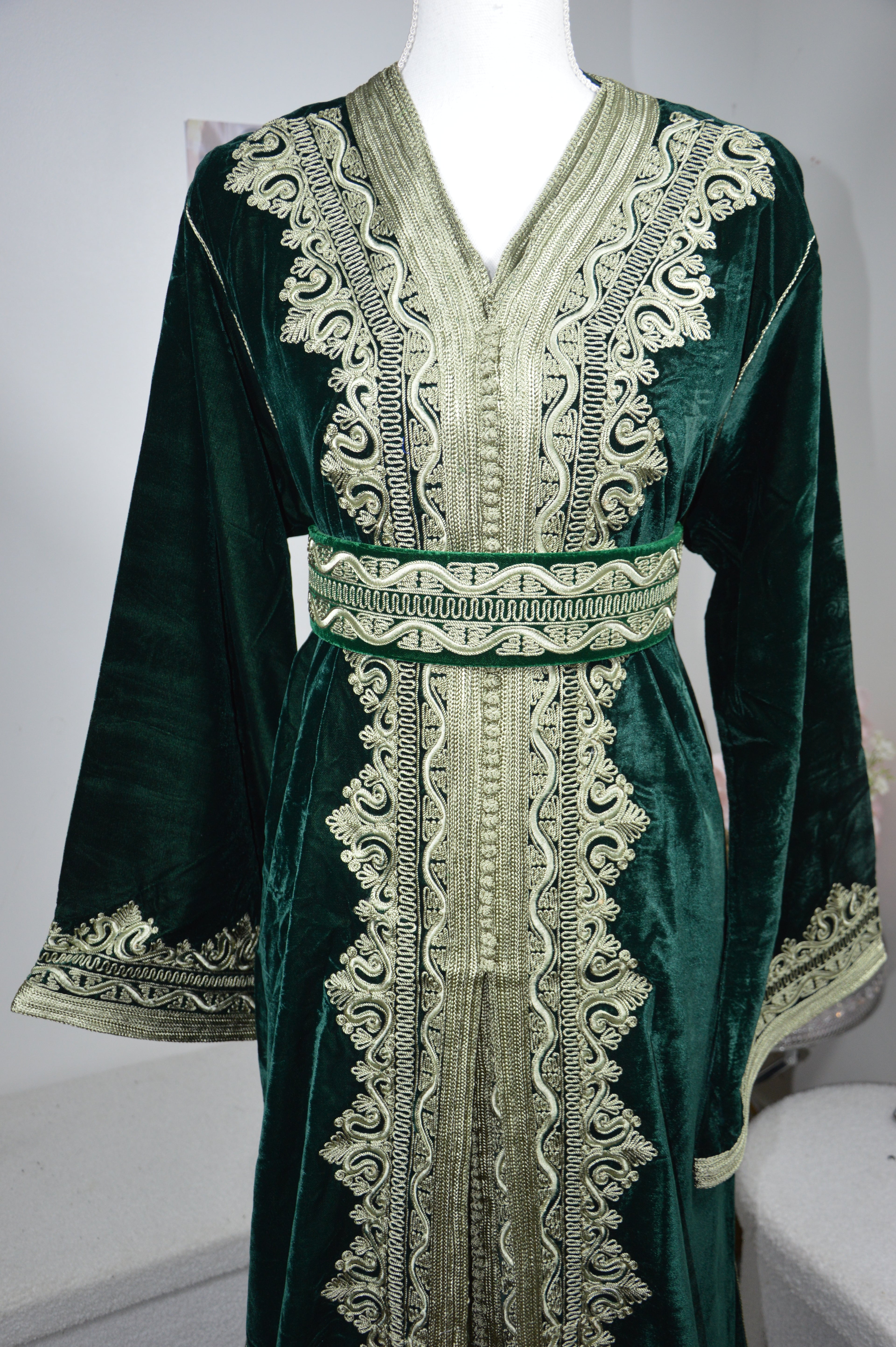 Takchita Vert Royal en Velours – Broderies Vert Or