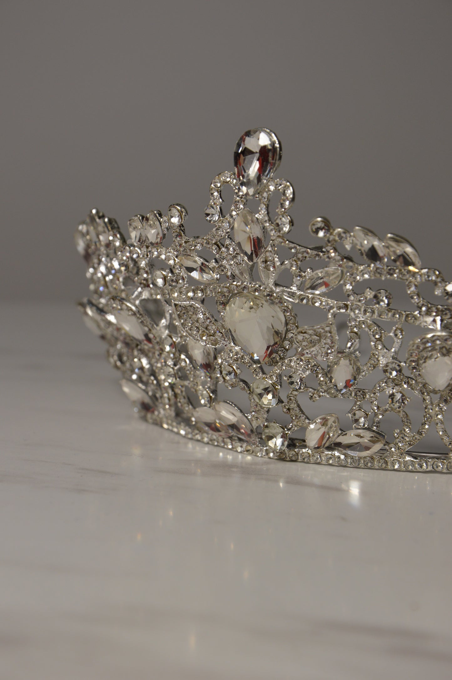 Couronne Argent – Accessoire de Cérémonie Artisanal