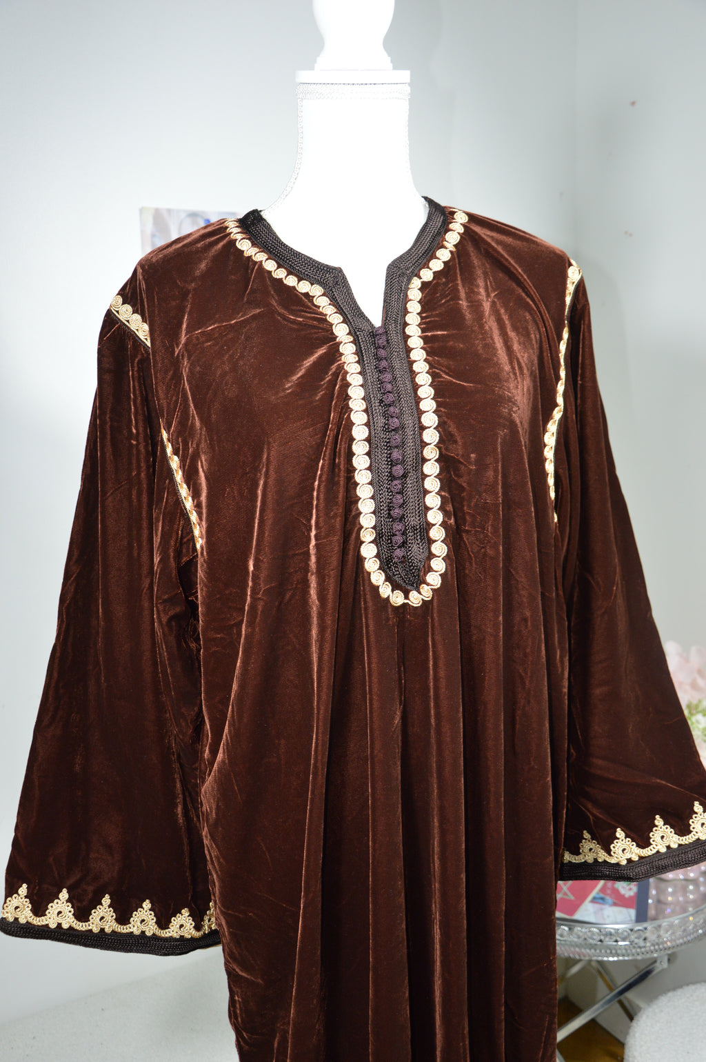 Gandoura Velours Marron – Broderies Dorées