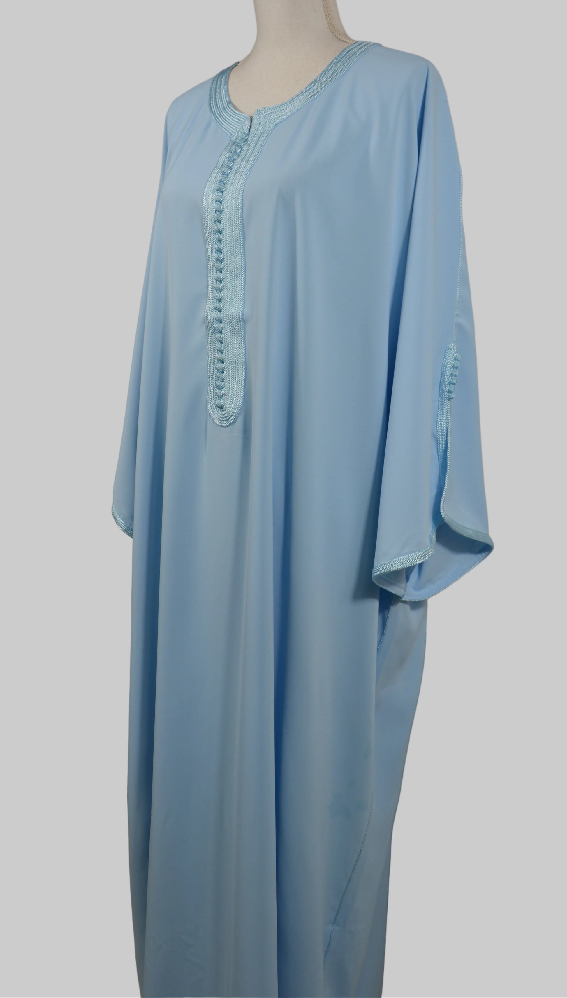 Gandoura Eclat Crêpe Bleu Ciel - ZEYNAYA PRESTIGE