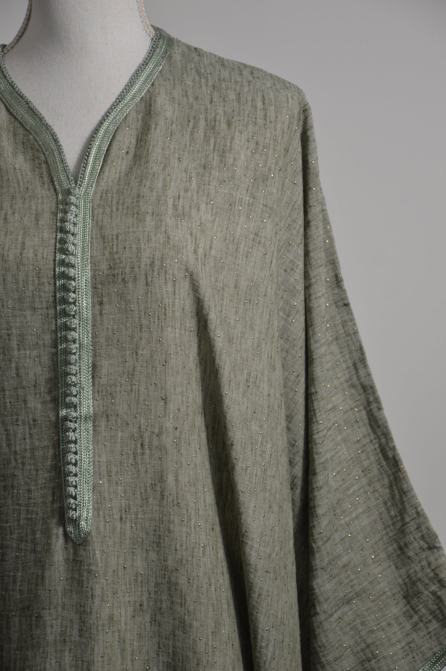 Gandoura en lin vert sauge chiné - zeynaya prestige