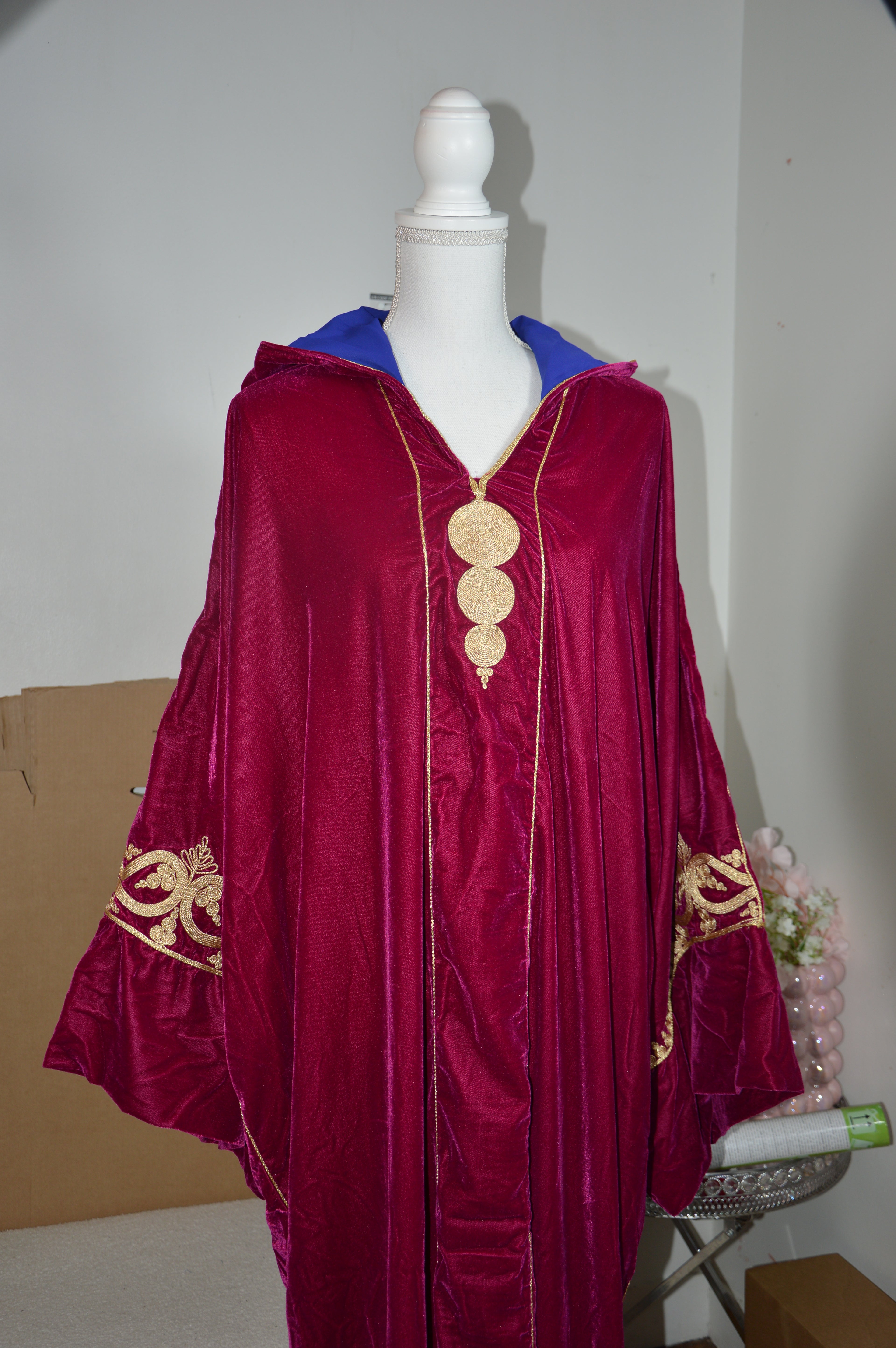 Jellaba Velours Fuschia Brodé Or - Élégance Marocaine