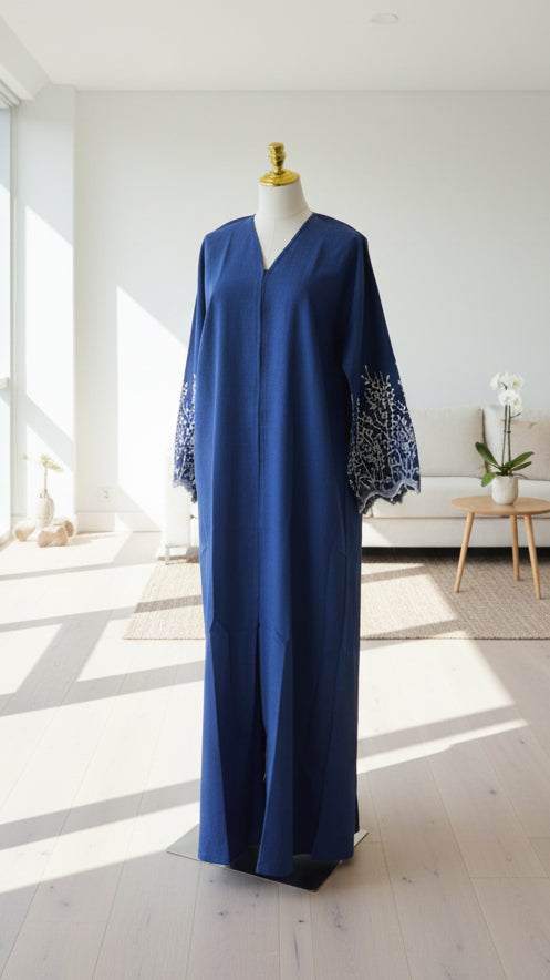 Abaya Bleu brode blanc de fleur - collection dubai