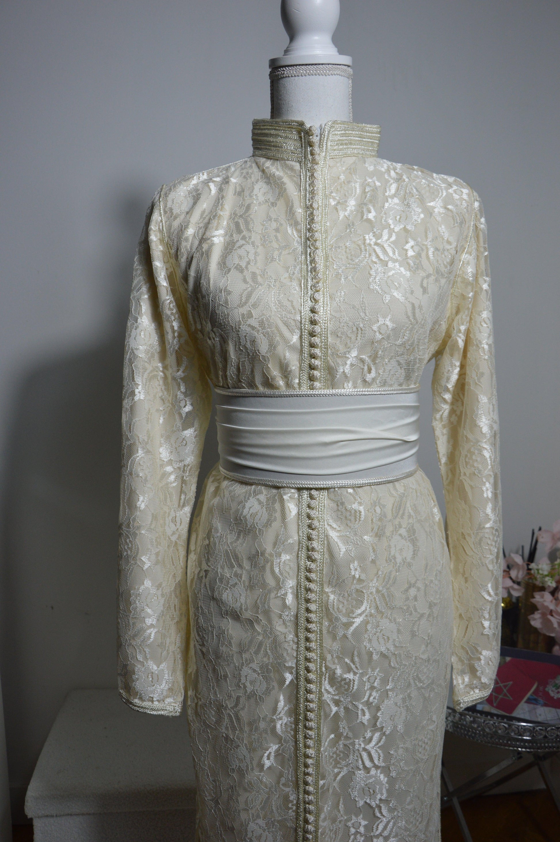 Robe mariée orientale caftan sirène dentelle ivoire