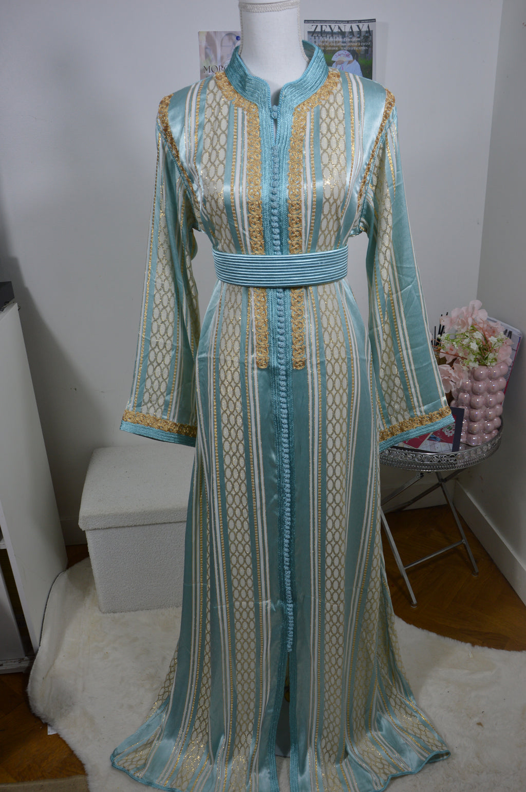 Caftan bleu turquoise avec sfifa et ceinture assortie