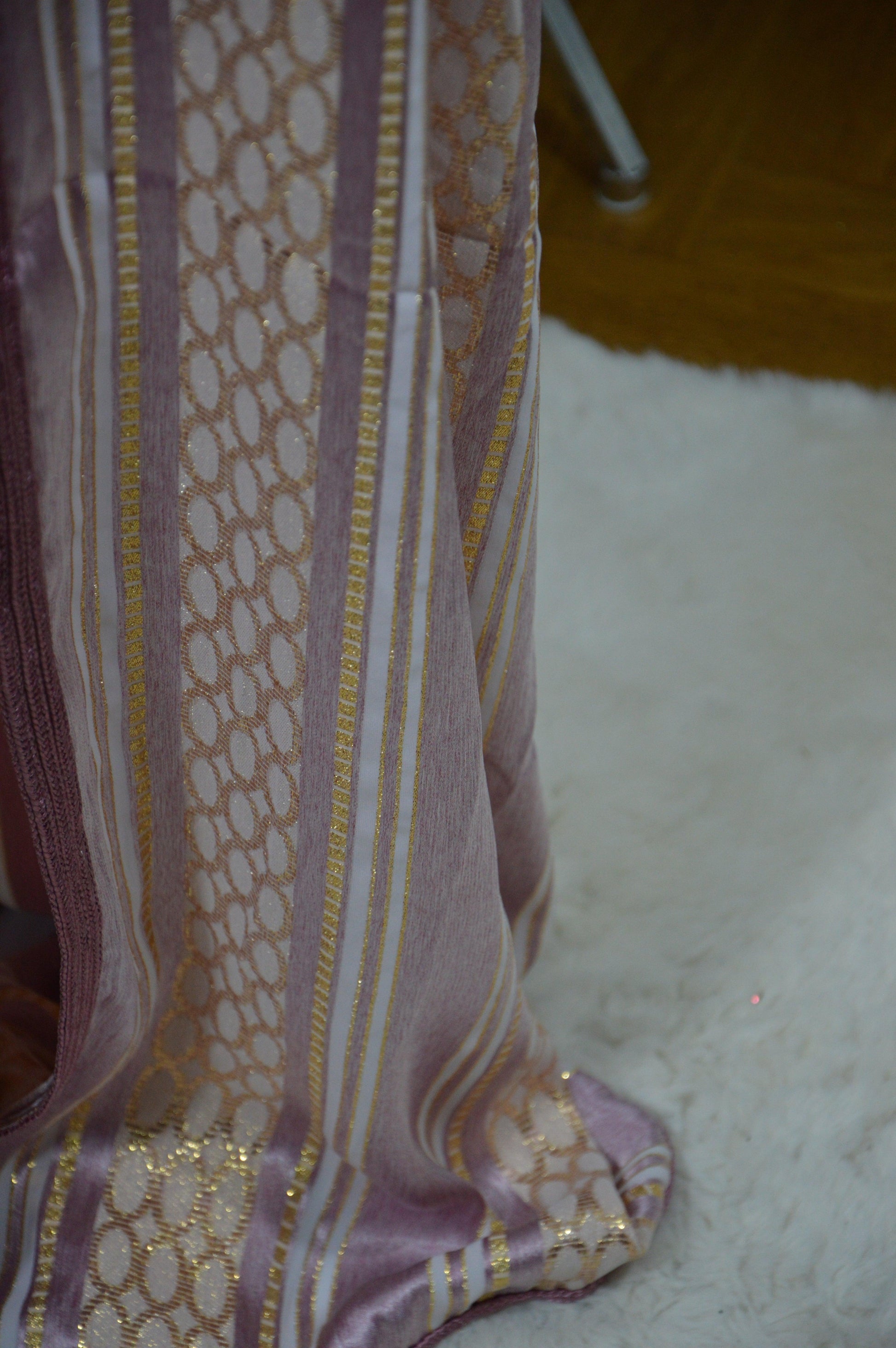 Caftan rose prune luxe - zoom tissu